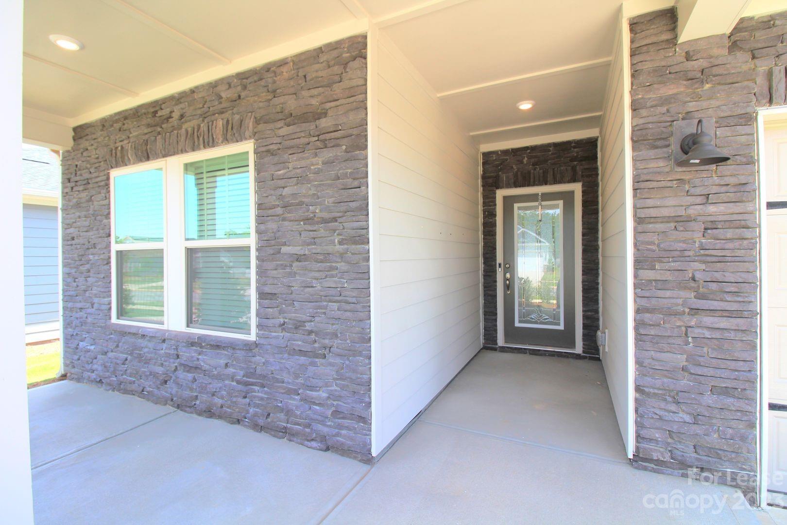 9010 Pennegrove Circle Property Photo 3