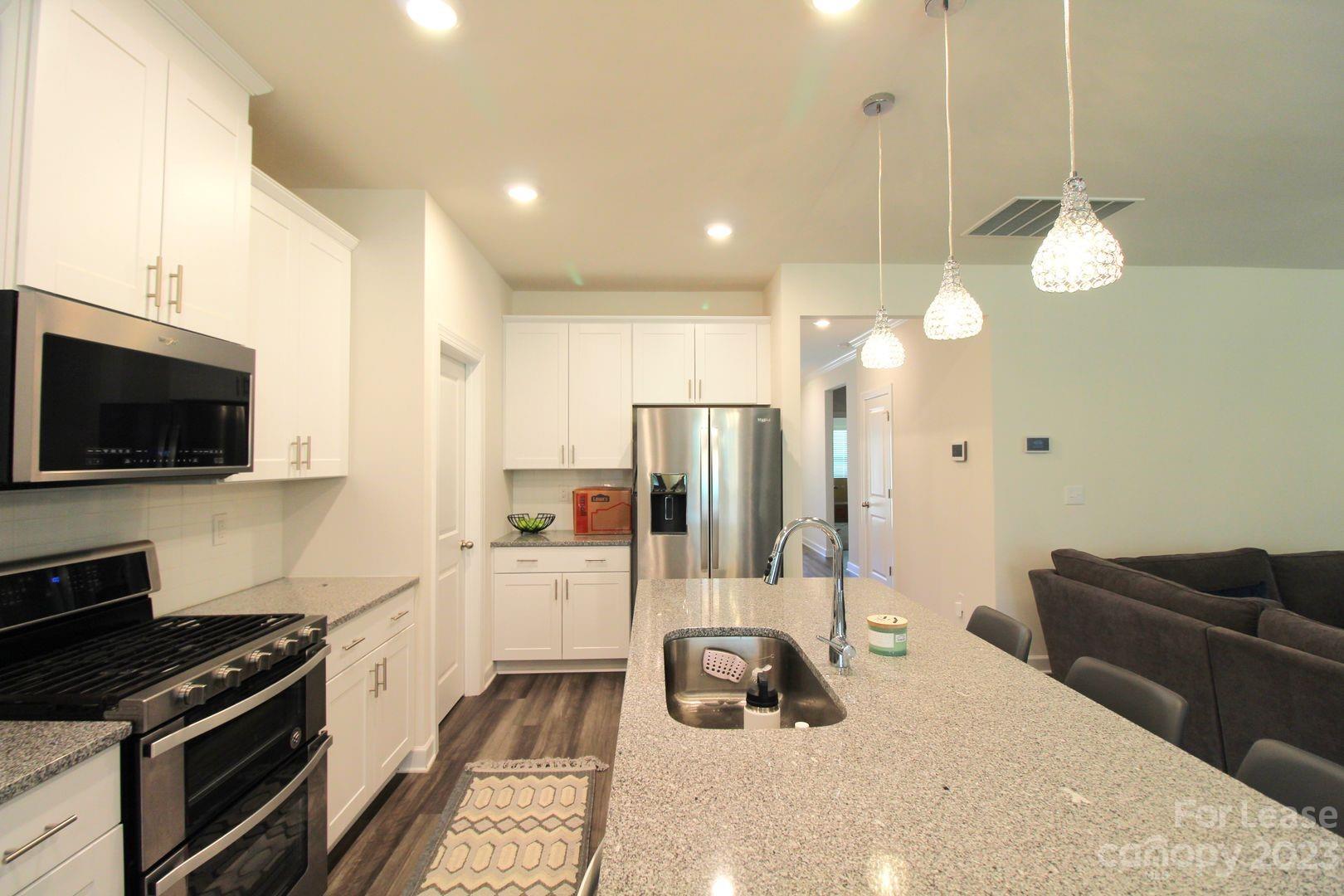 9010 Pennegrove Circle Property Photo 4