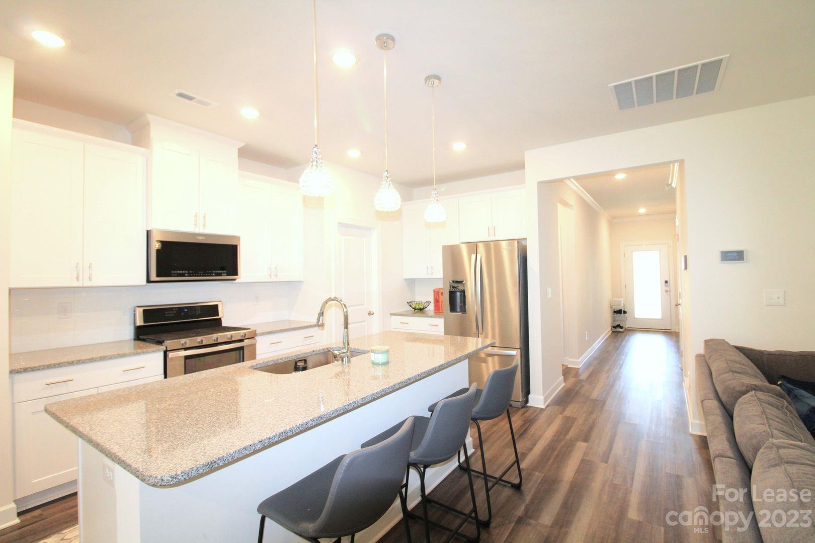 9010 Pennegrove Circle Property Photo 5