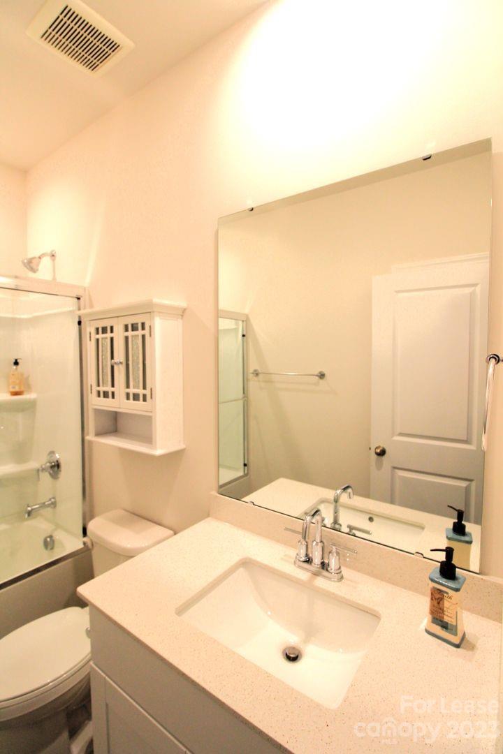 9010 Pennegrove Circle Property Photo 12