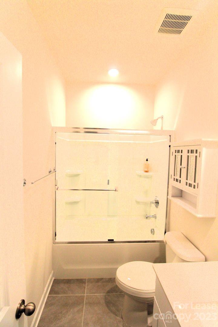 9010 Pennegrove Circle Property Photo 13
