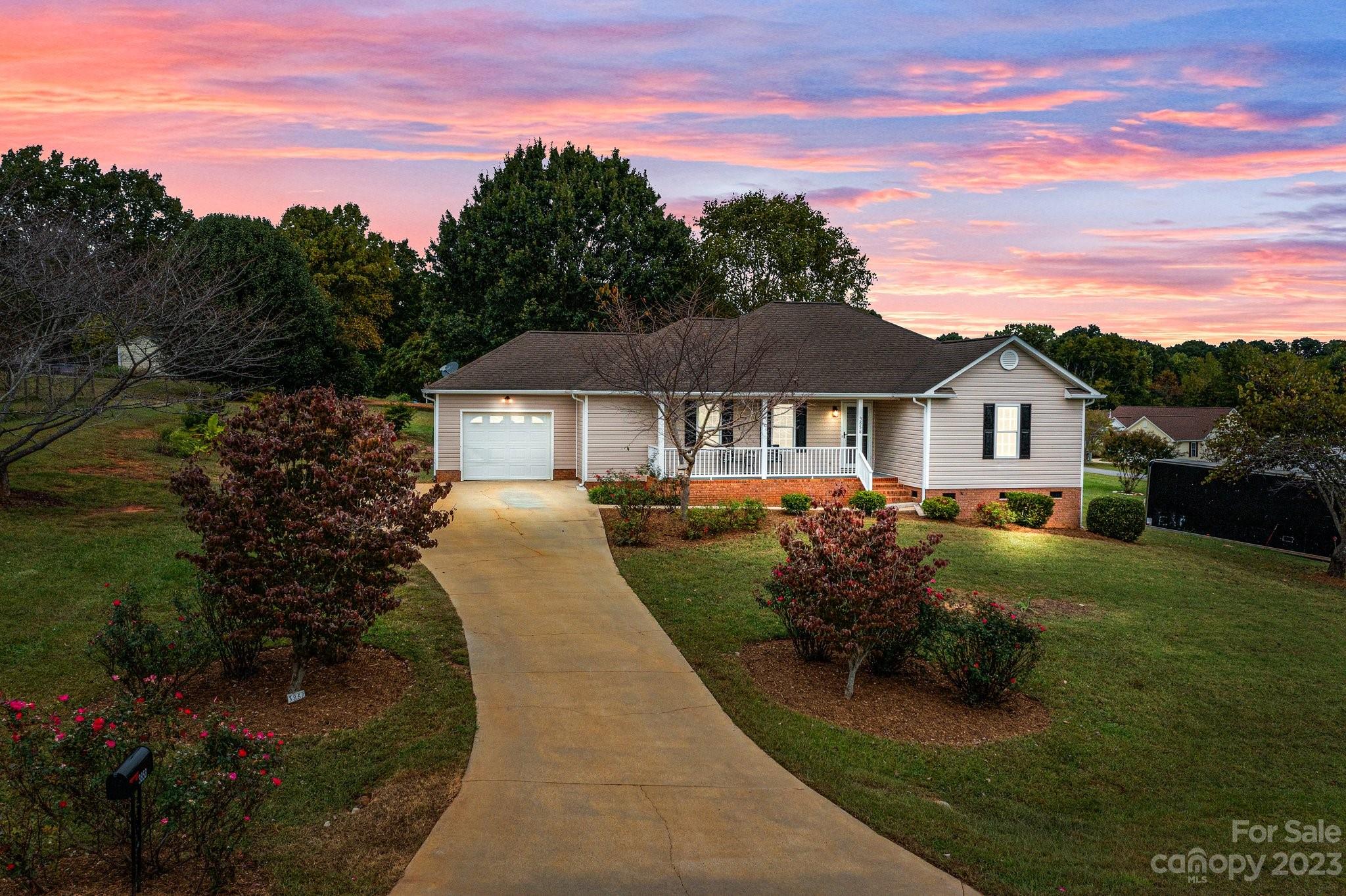 3858 Ashland Drive Property Photo 1
