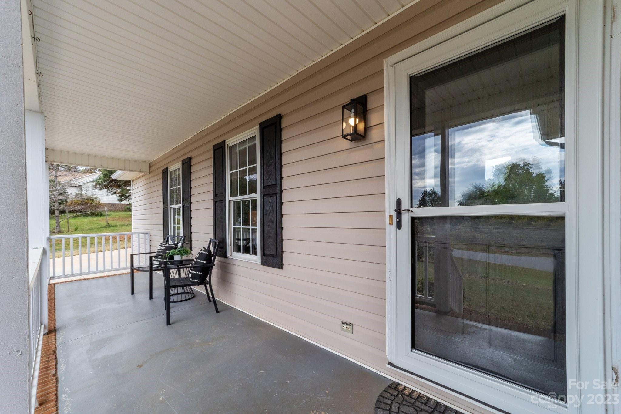 3858 Ashland Drive Property Photo 5