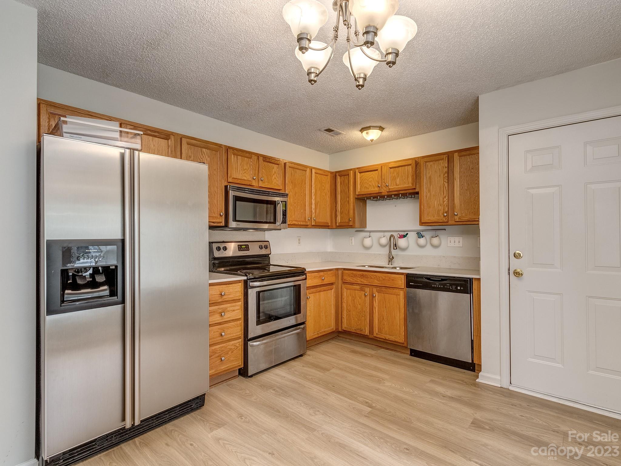 8328 Highlander Court Property Photo 3