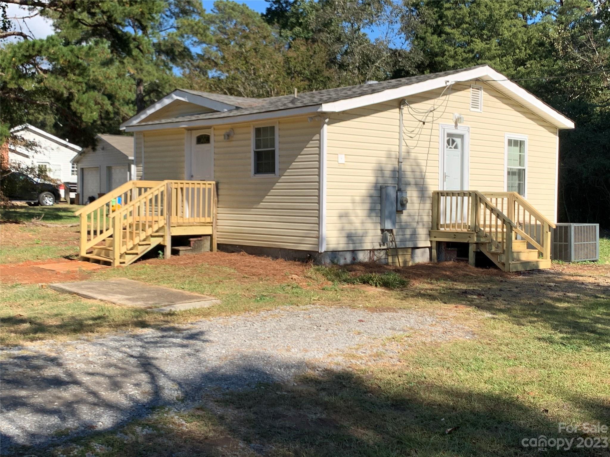 845 Hollis Lakes Road Property Photo 1