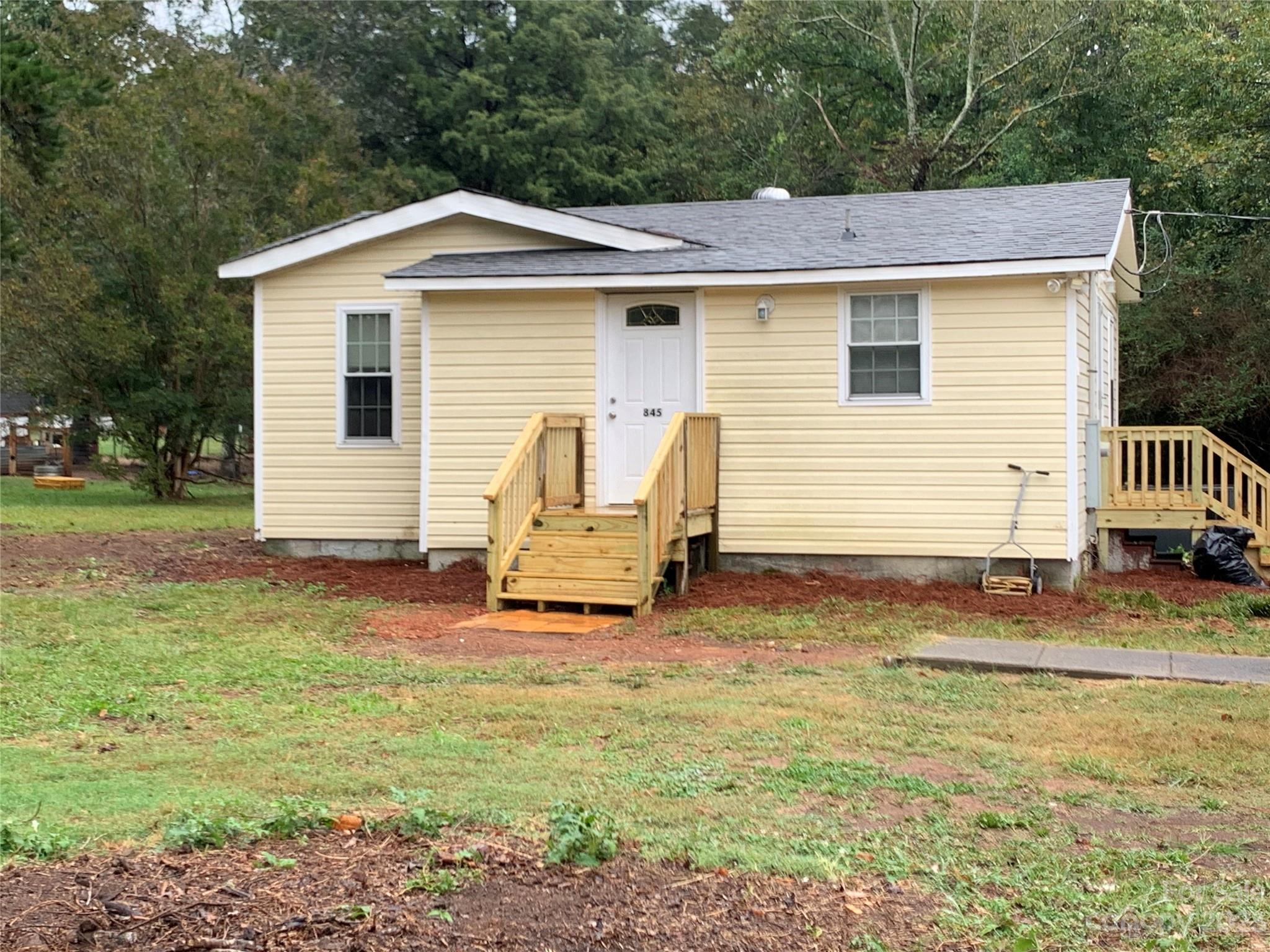 845 Hollis Lakes Road Property Photo 3