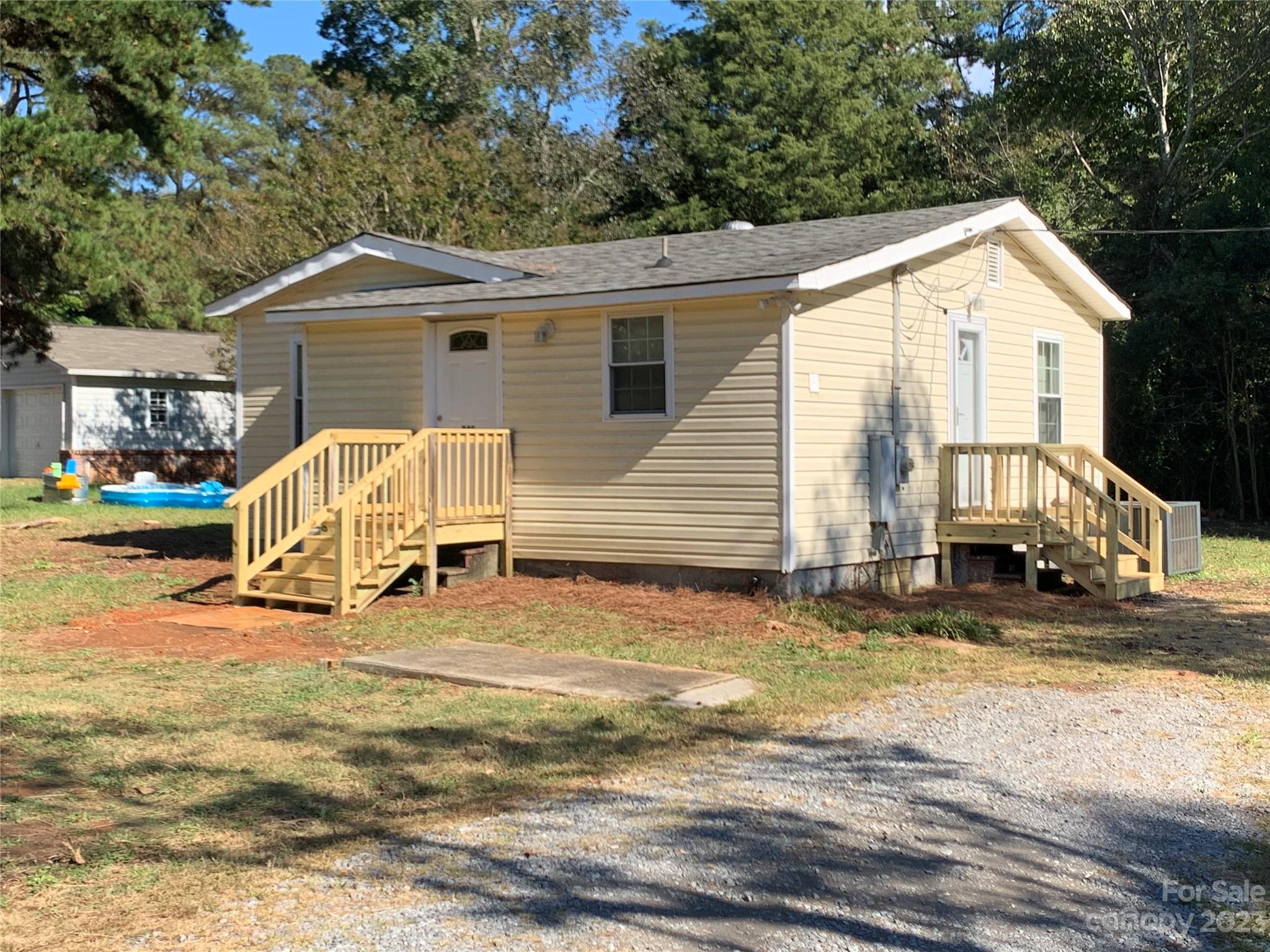 845 Hollis Lakes Road Property Photo 4