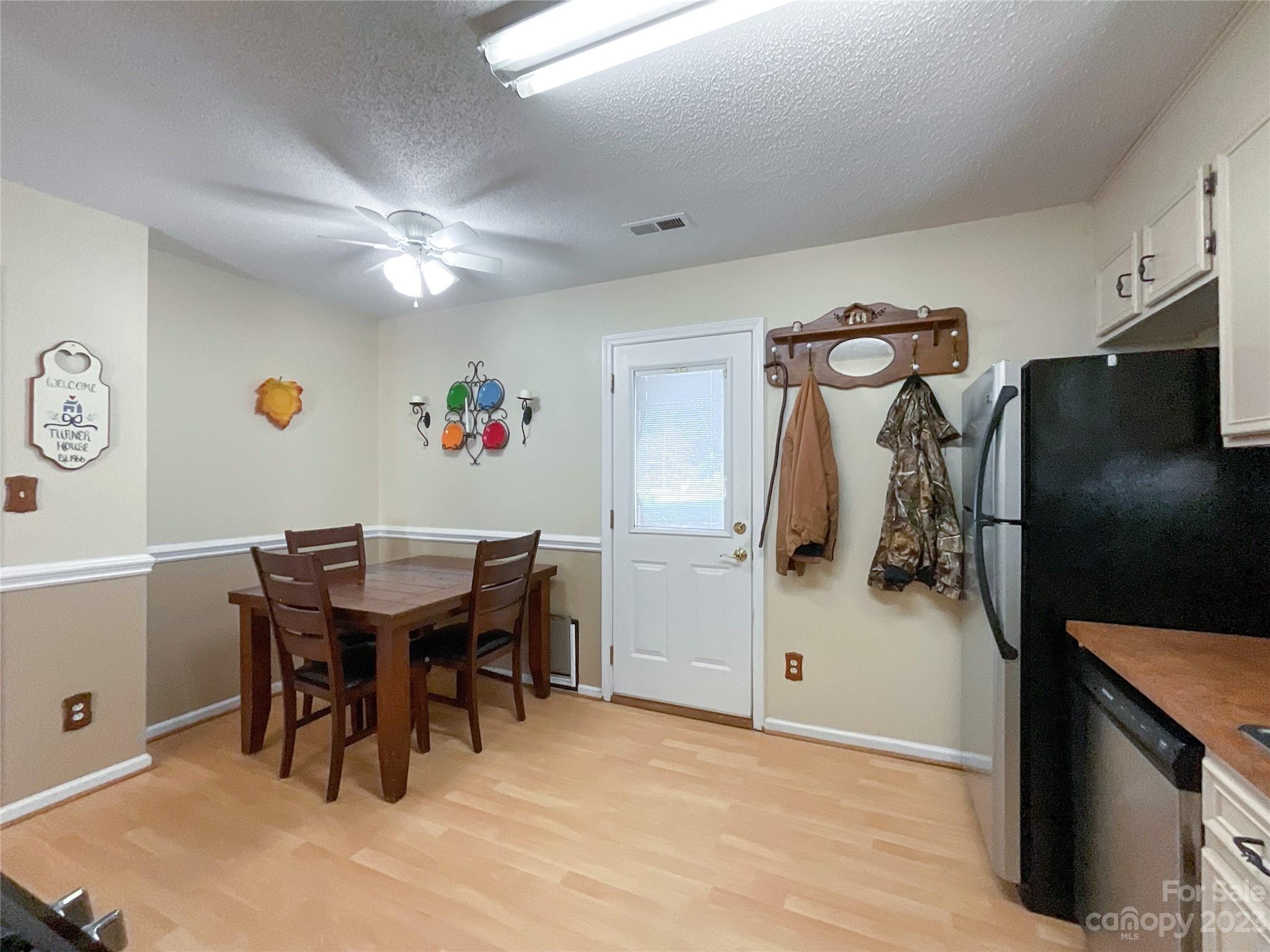 402 Cottonwood Circle Property Photo 10