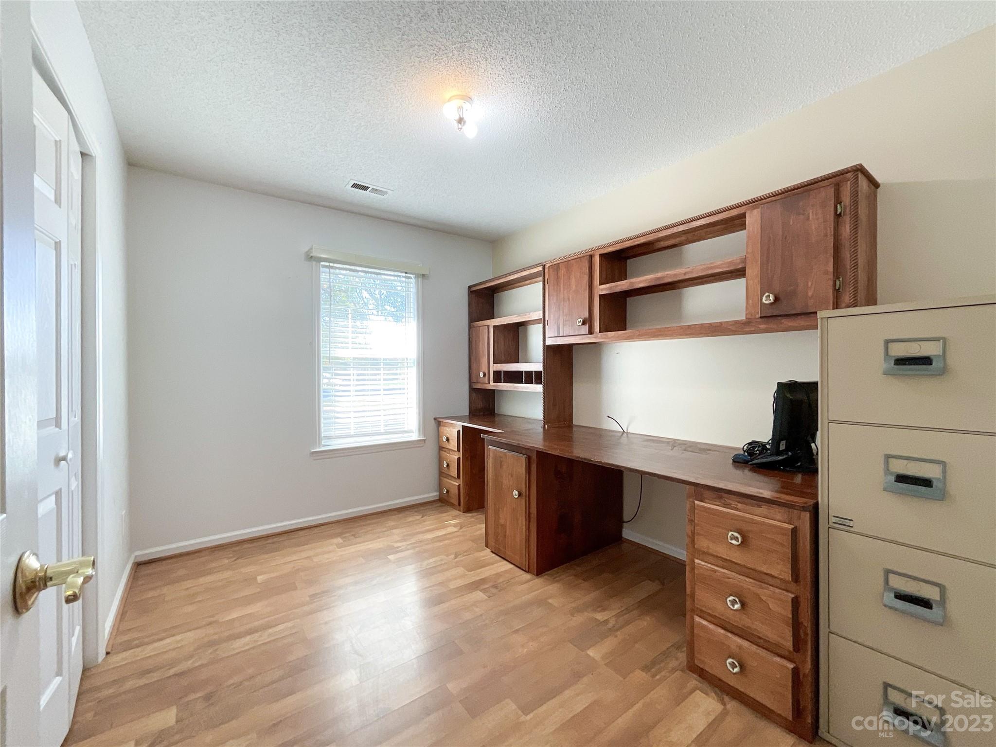 402 Cottonwood Circle Property Photo 11