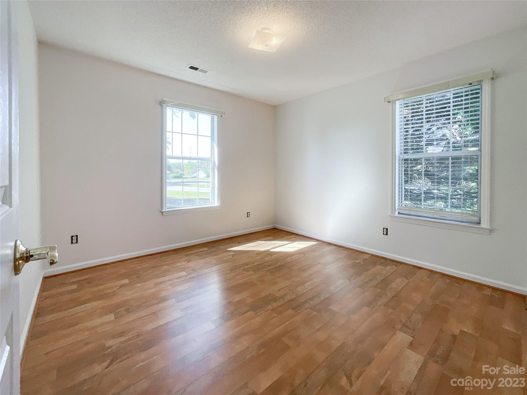 402 Cottonwood Circle Property Photo 14