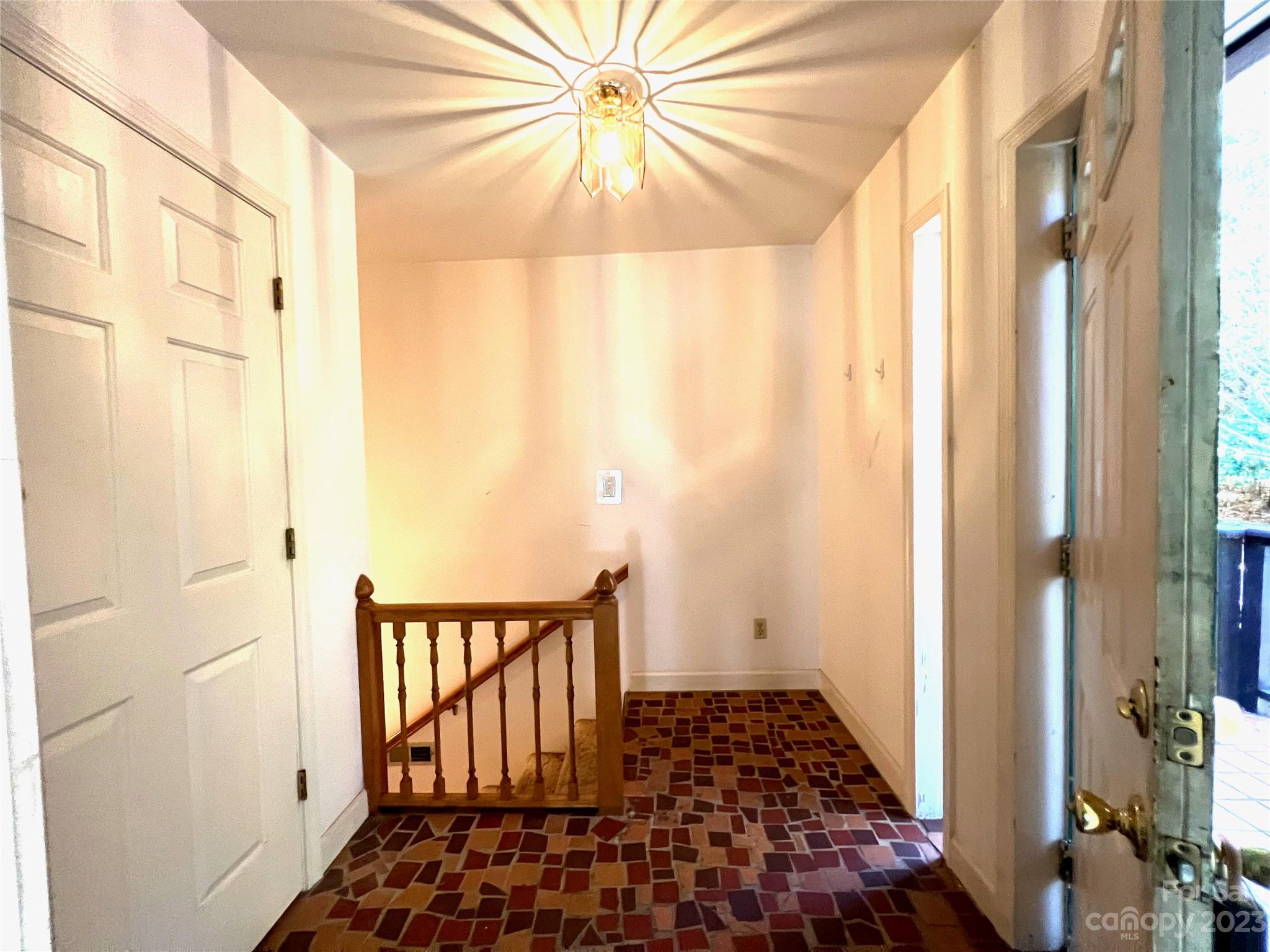 163 Dalonigei Court Property Photo 4