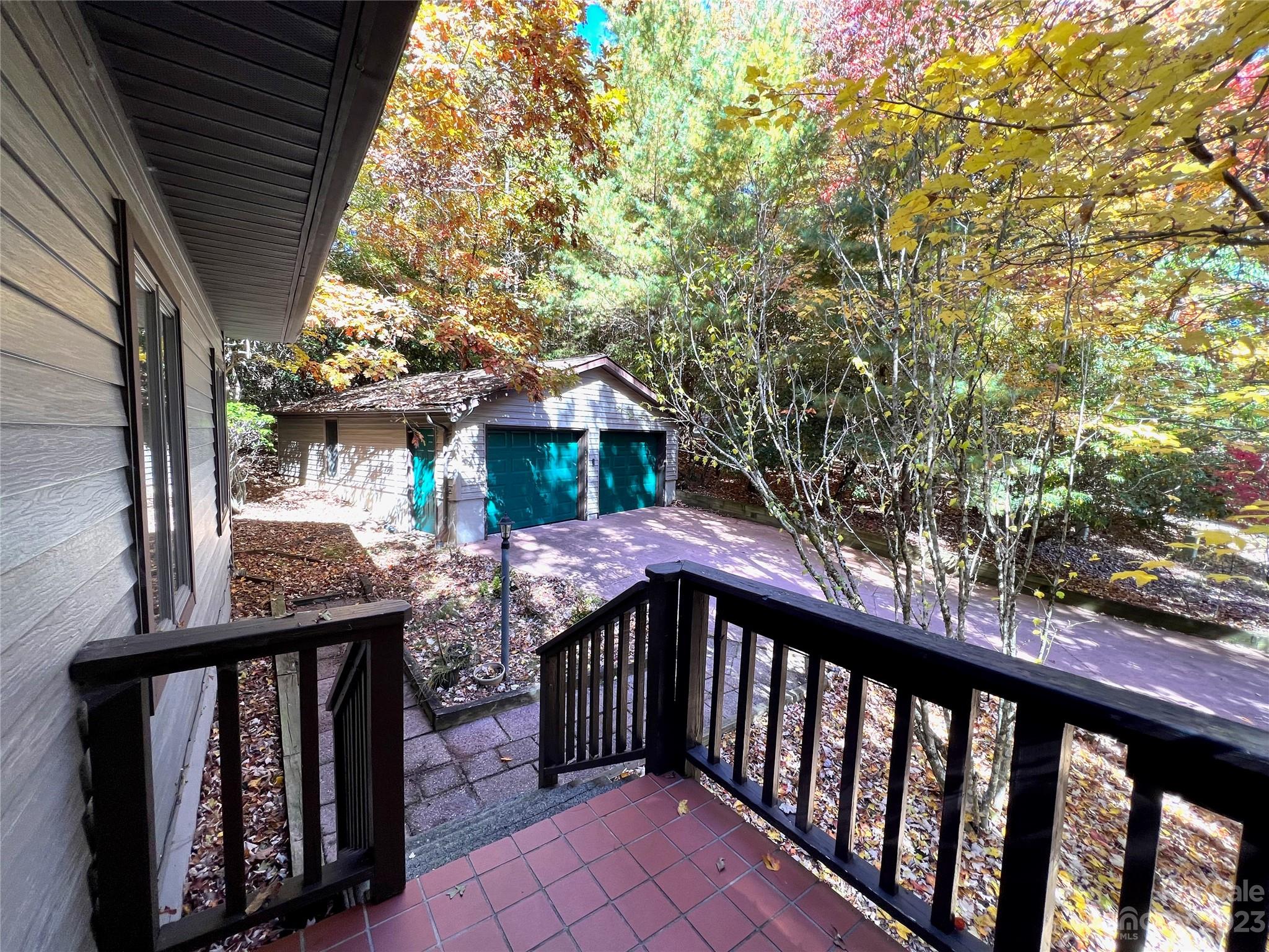 163 Dalonigei Court Property Photo 5