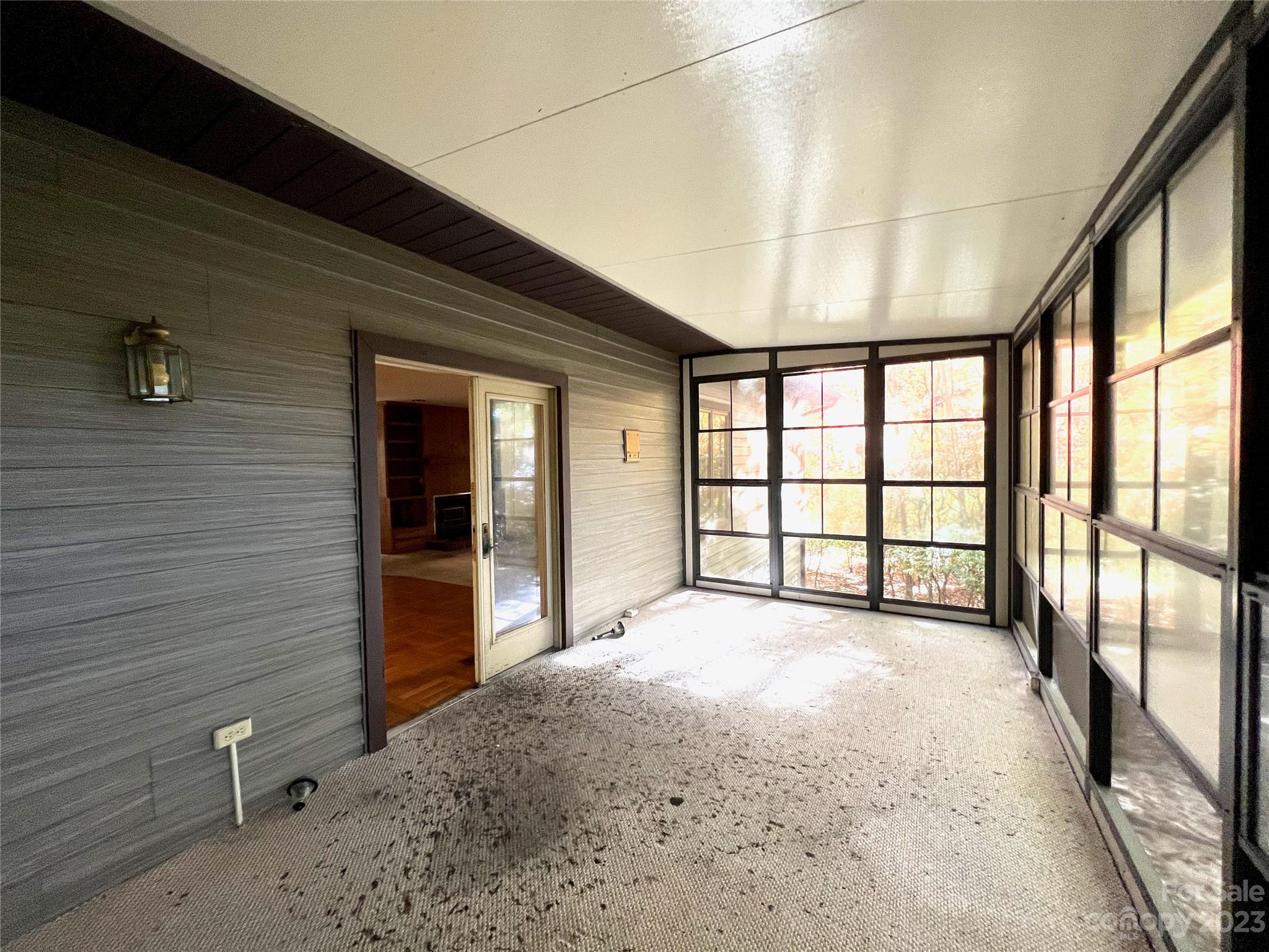 163 Dalonigei Court Property Photo 8