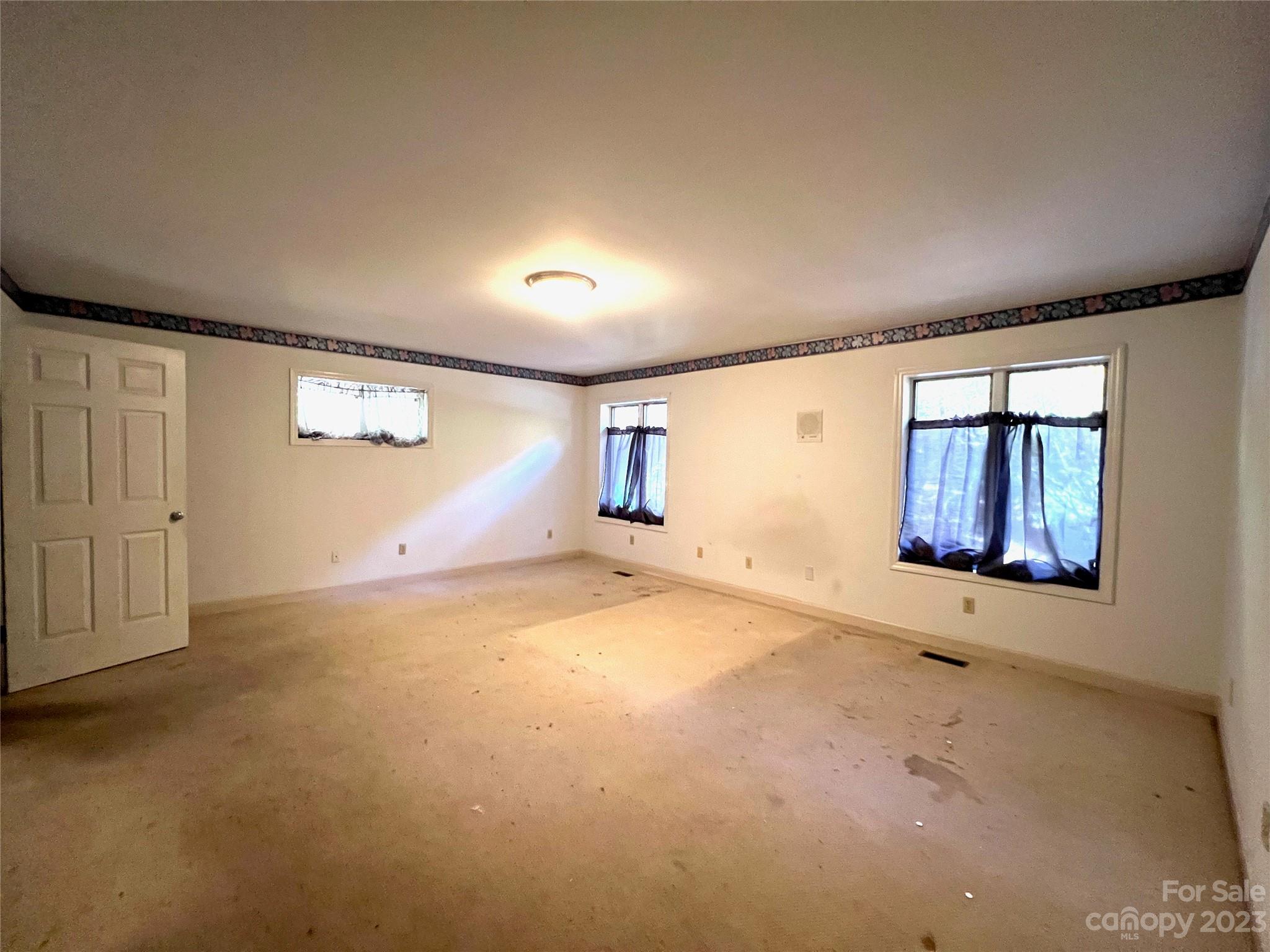 163 Dalonigei Court Property Photo 12