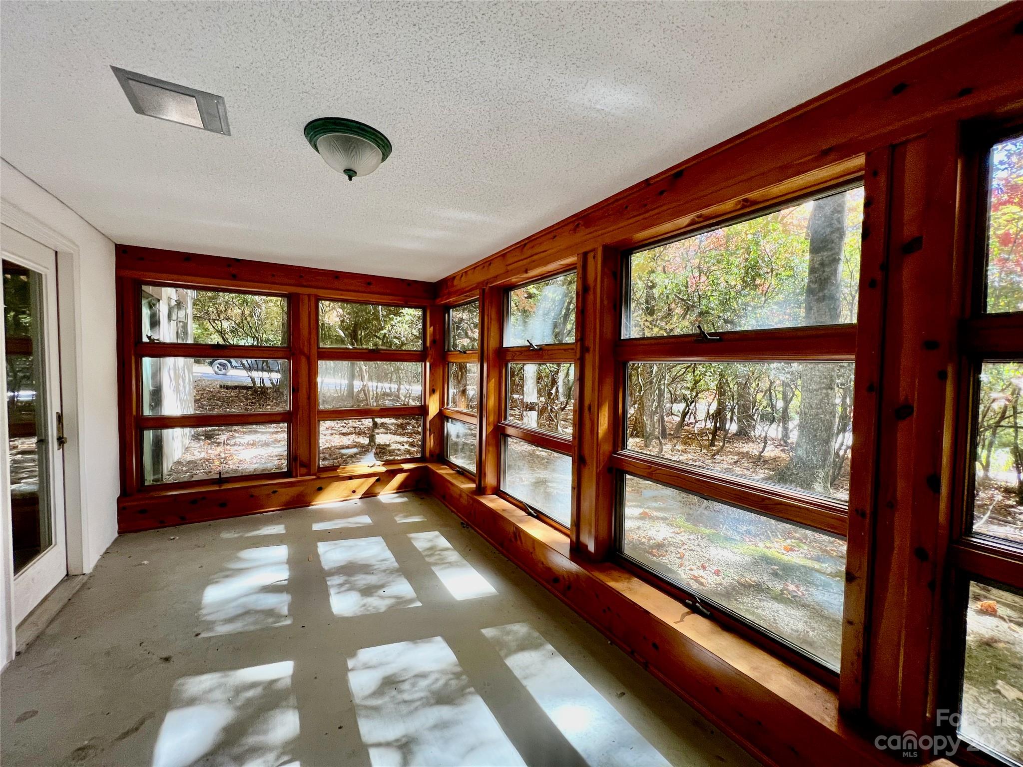163 Dalonigei Court Property Photo 18