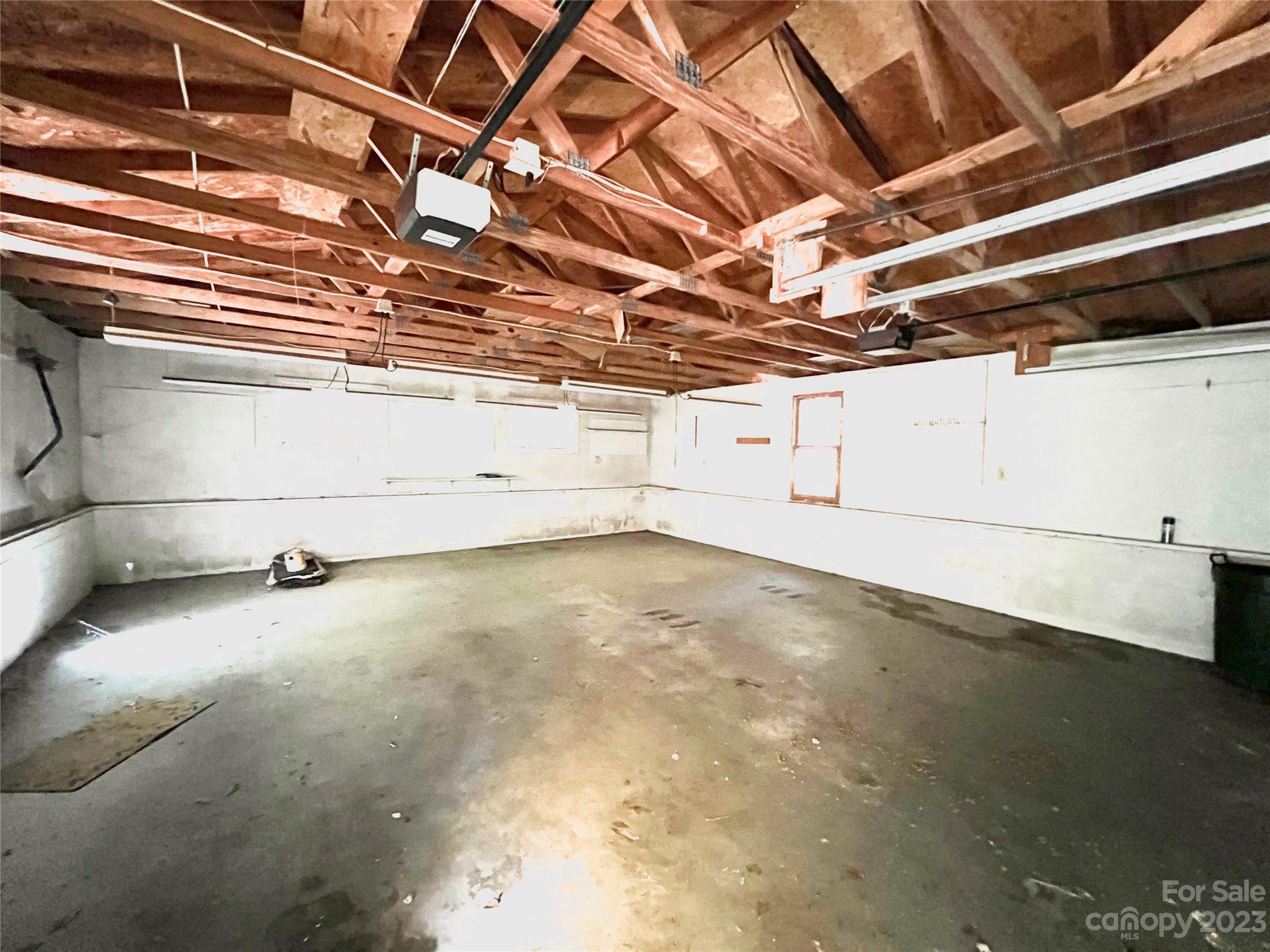 163 Dalonigei Court Property Photo 32