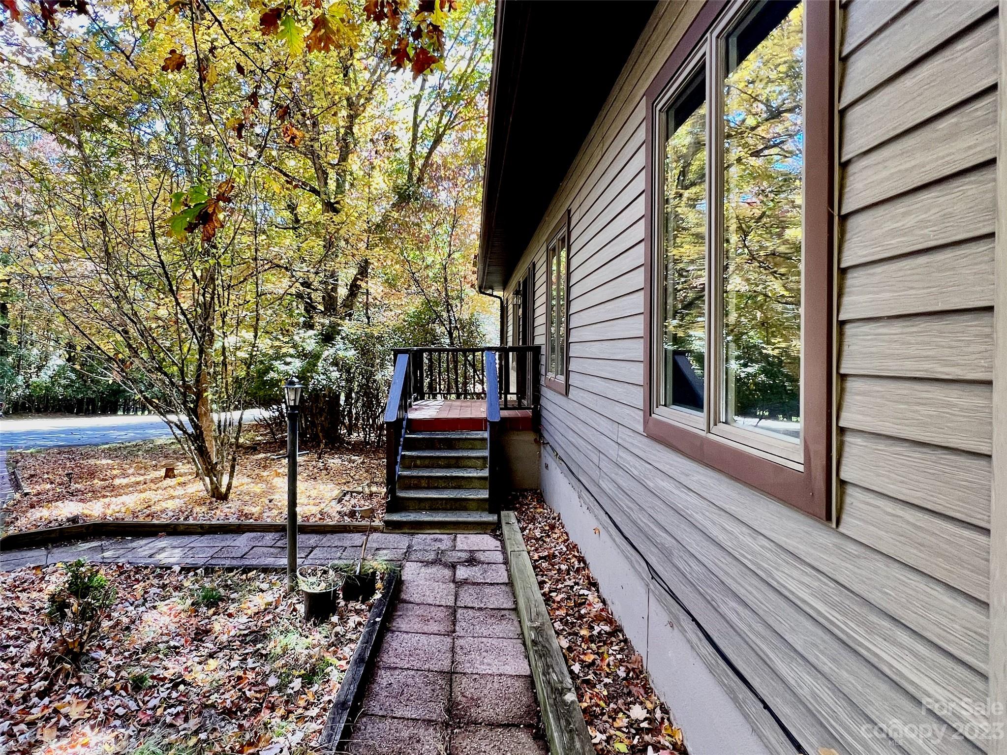 163 Dalonigei Court Property Photo 39