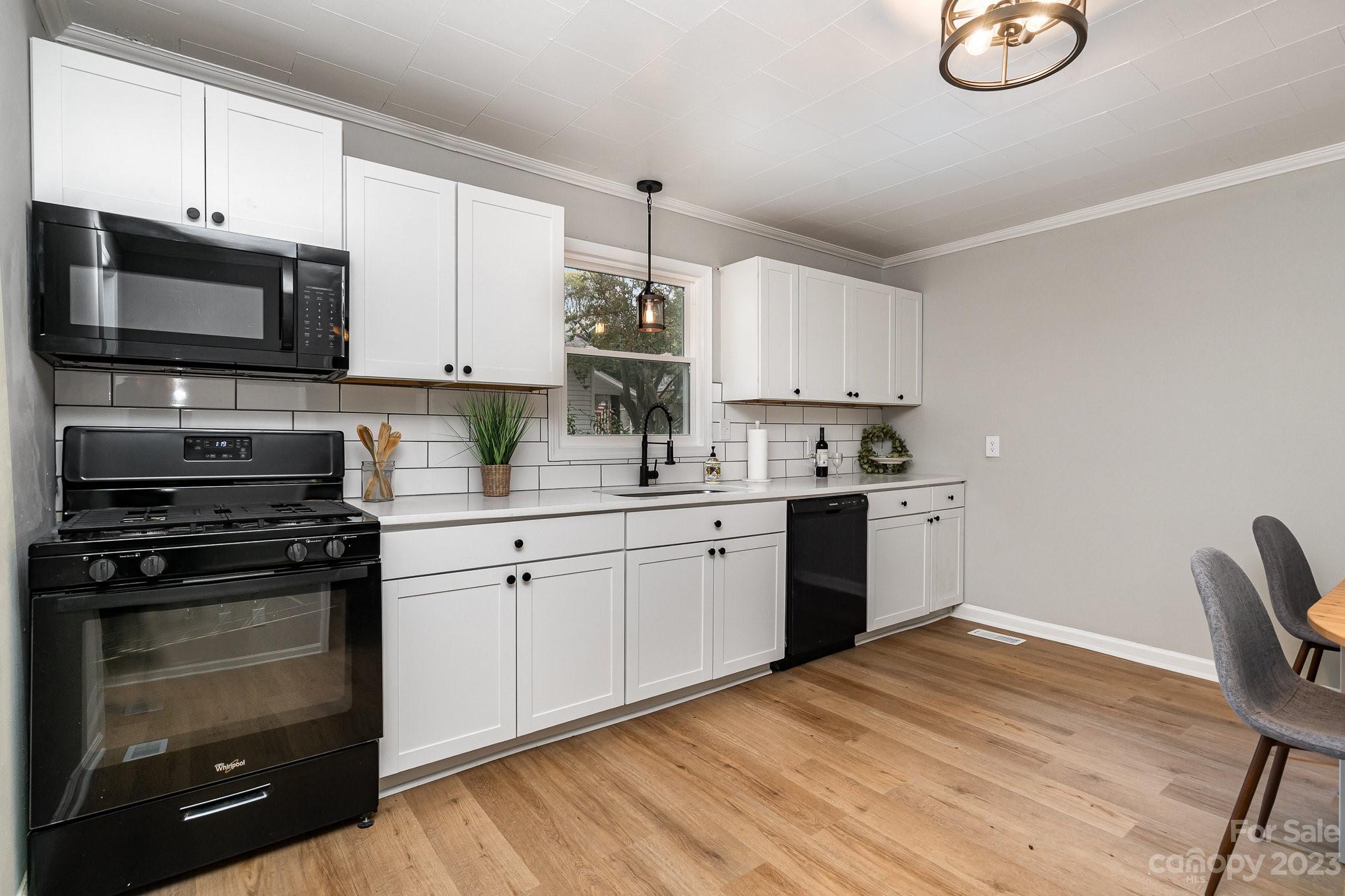 403 Doster Avenue Property Photo 4