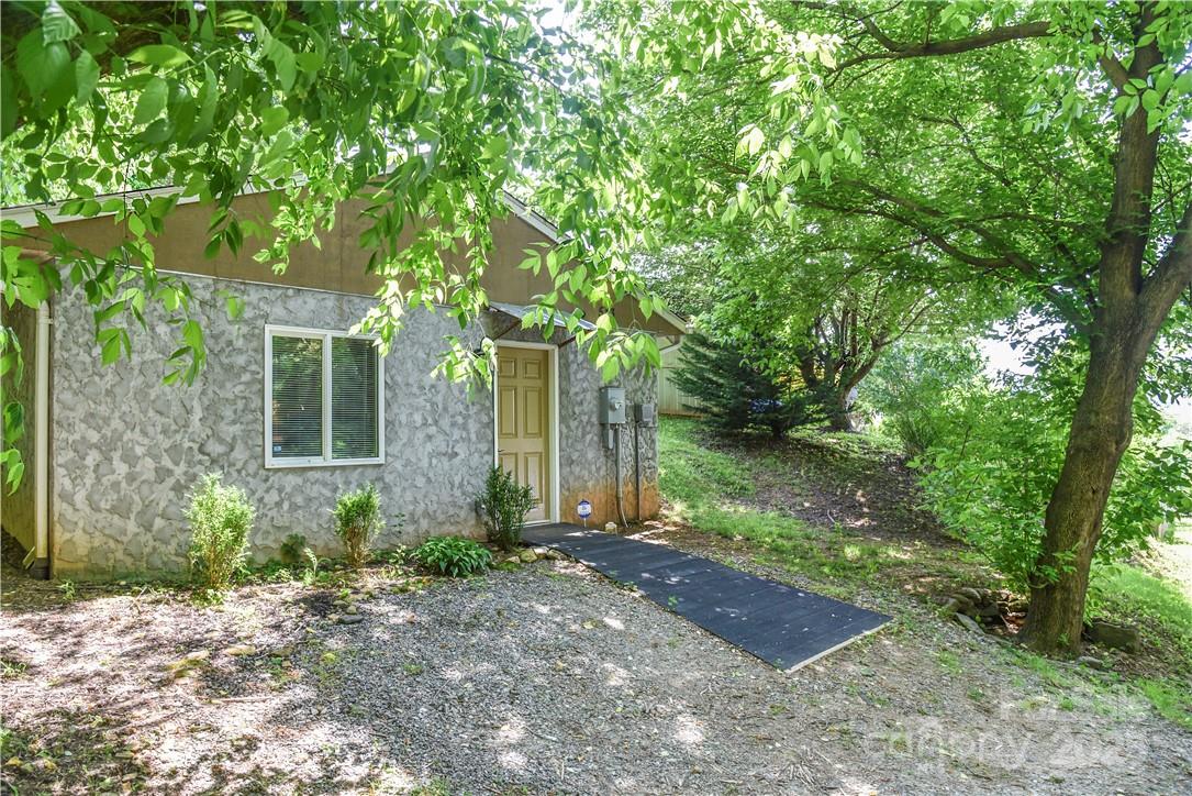 543 College Street Property Photo 15