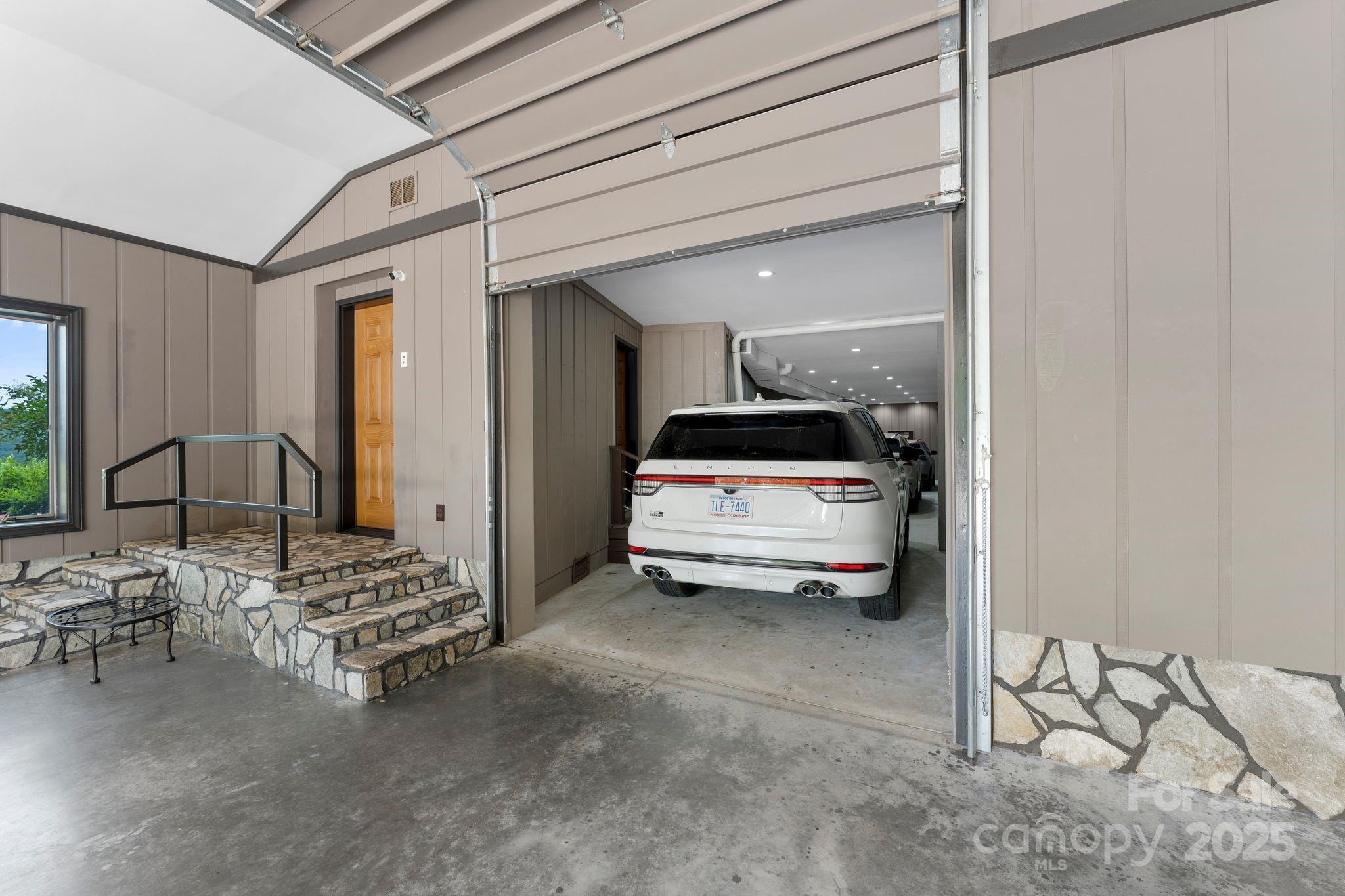 9259 Statesville Road Property Photo 14