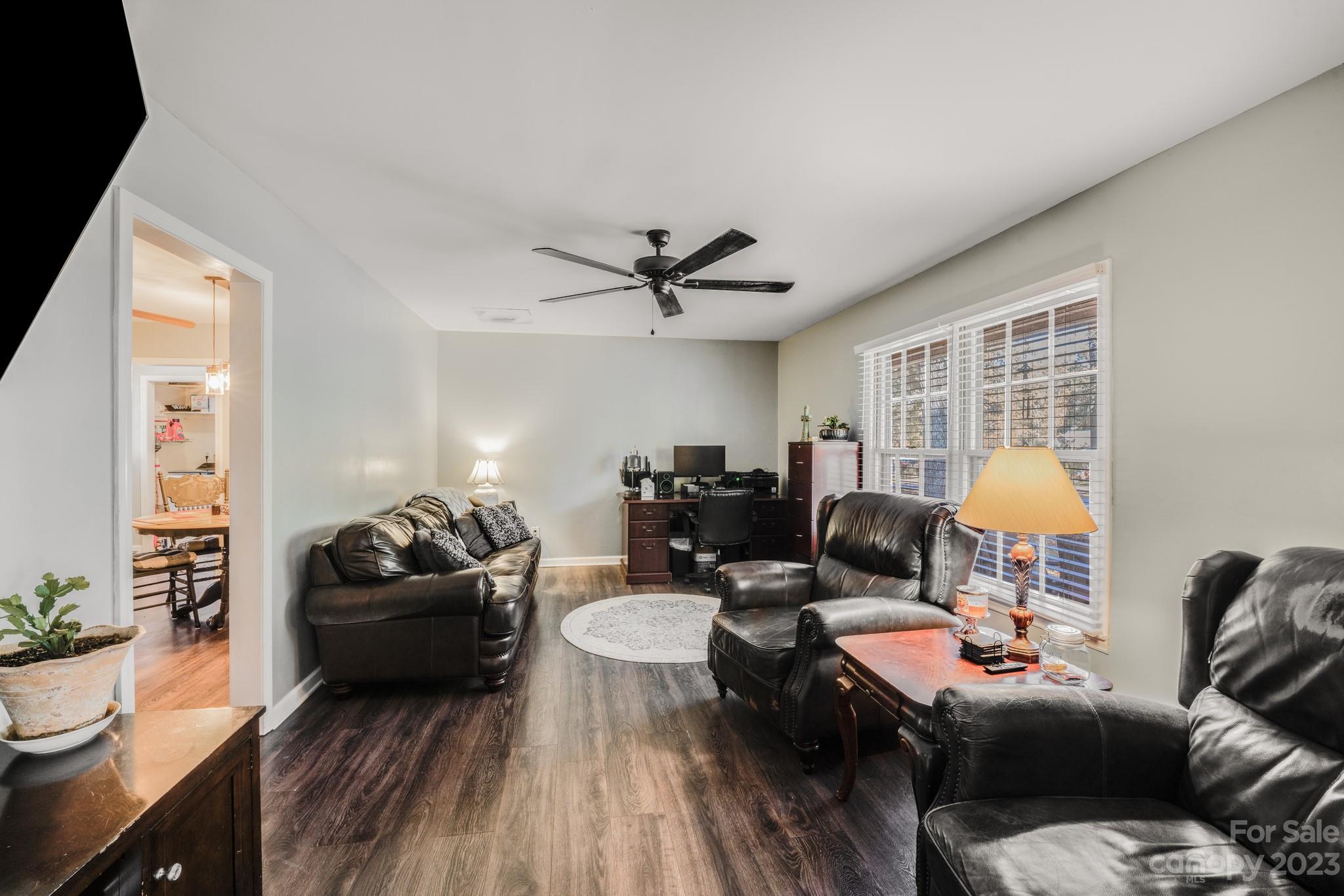 2907 Northwood Drive Property Photo 10