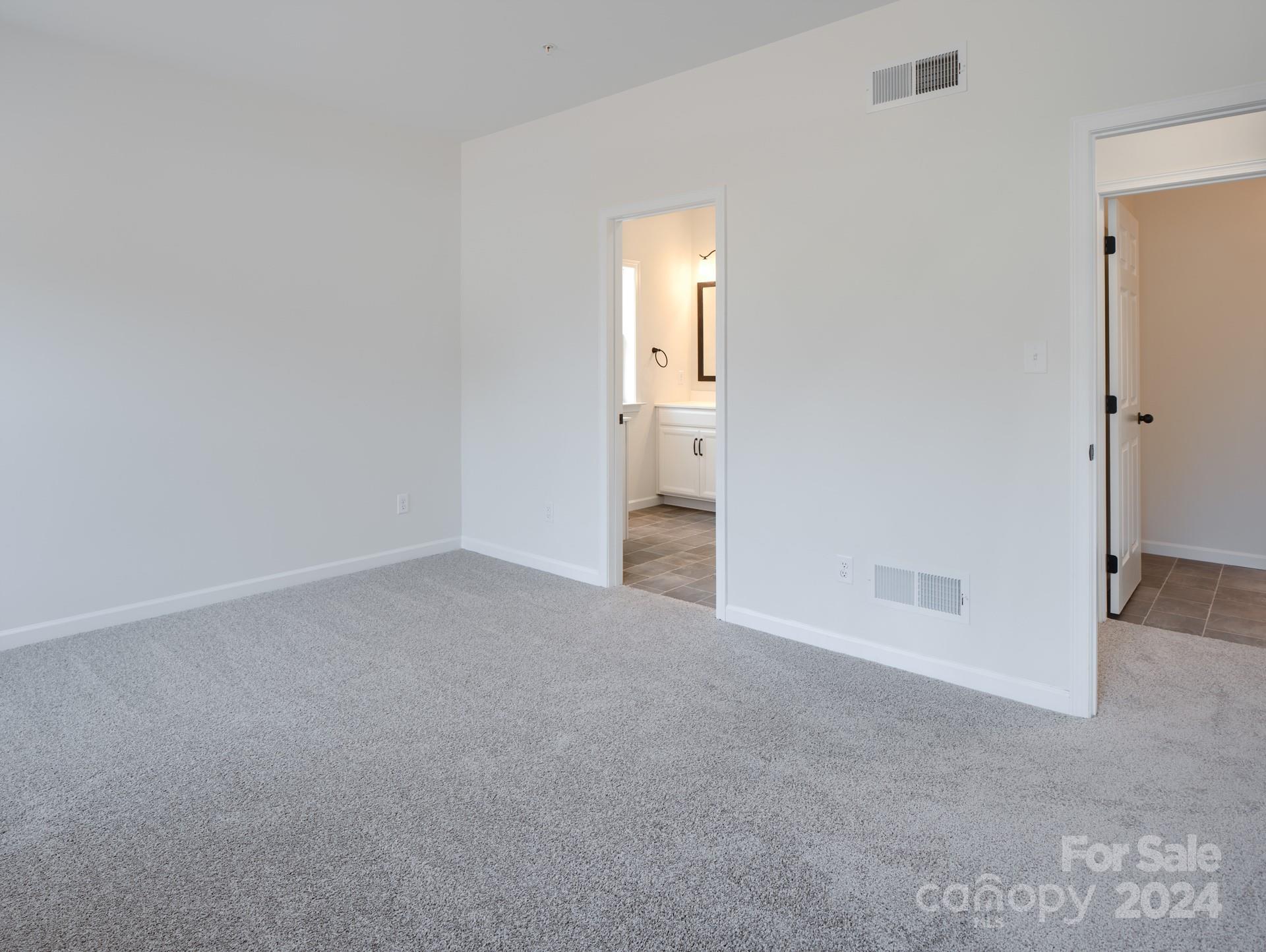 831 Lake Forest Drive Savannah Property Photo 8