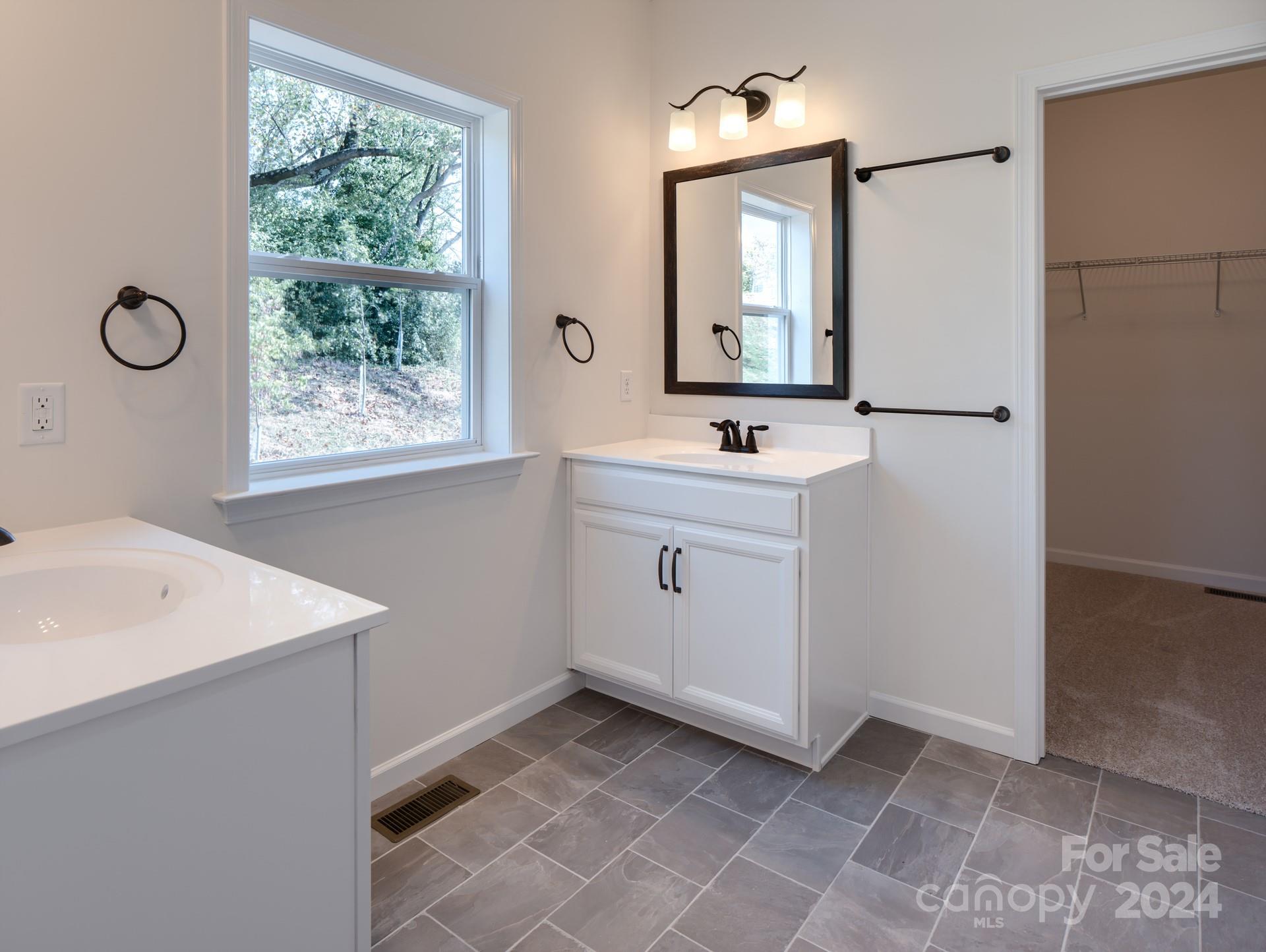 831 Lake Forest Drive Savannah Property Photo 11