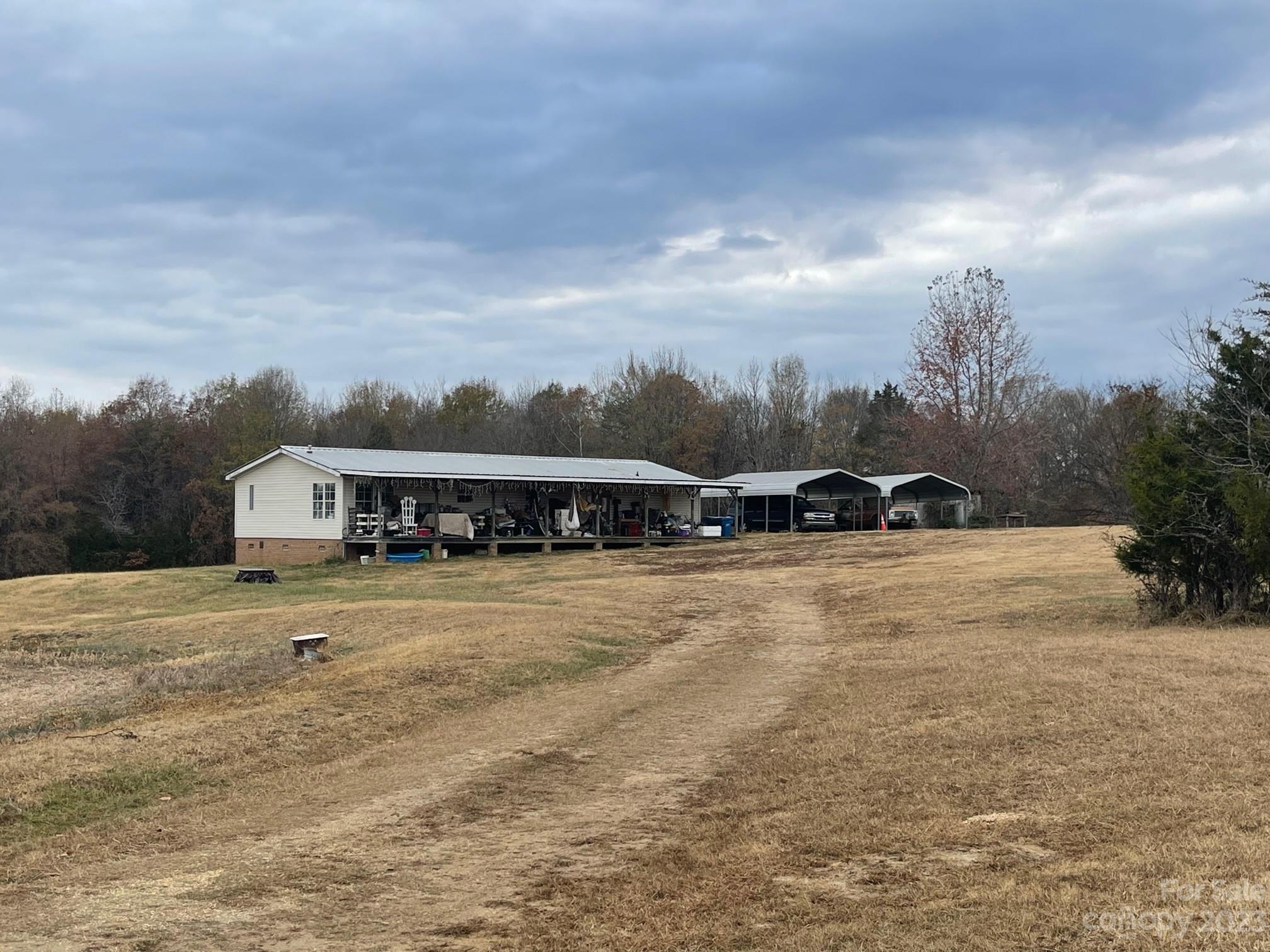 2423 Jim Johnson Road Property Photo 12