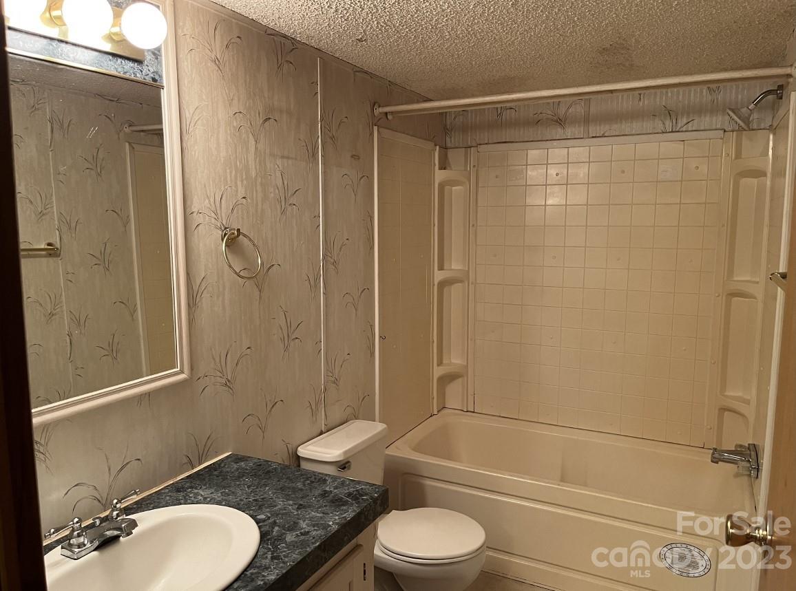 60 Shadowwood Drive Property Photo 6