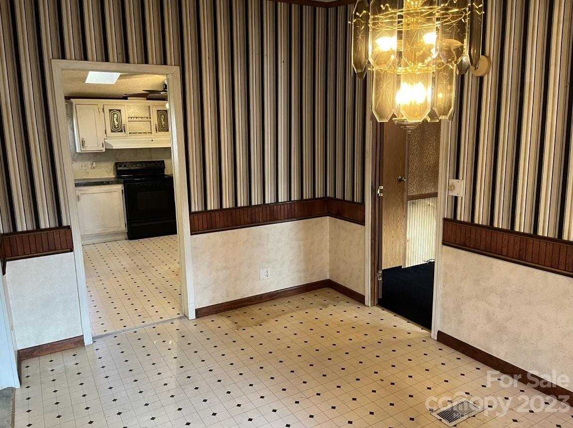 60 Shadowwood Drive Property Photo 10