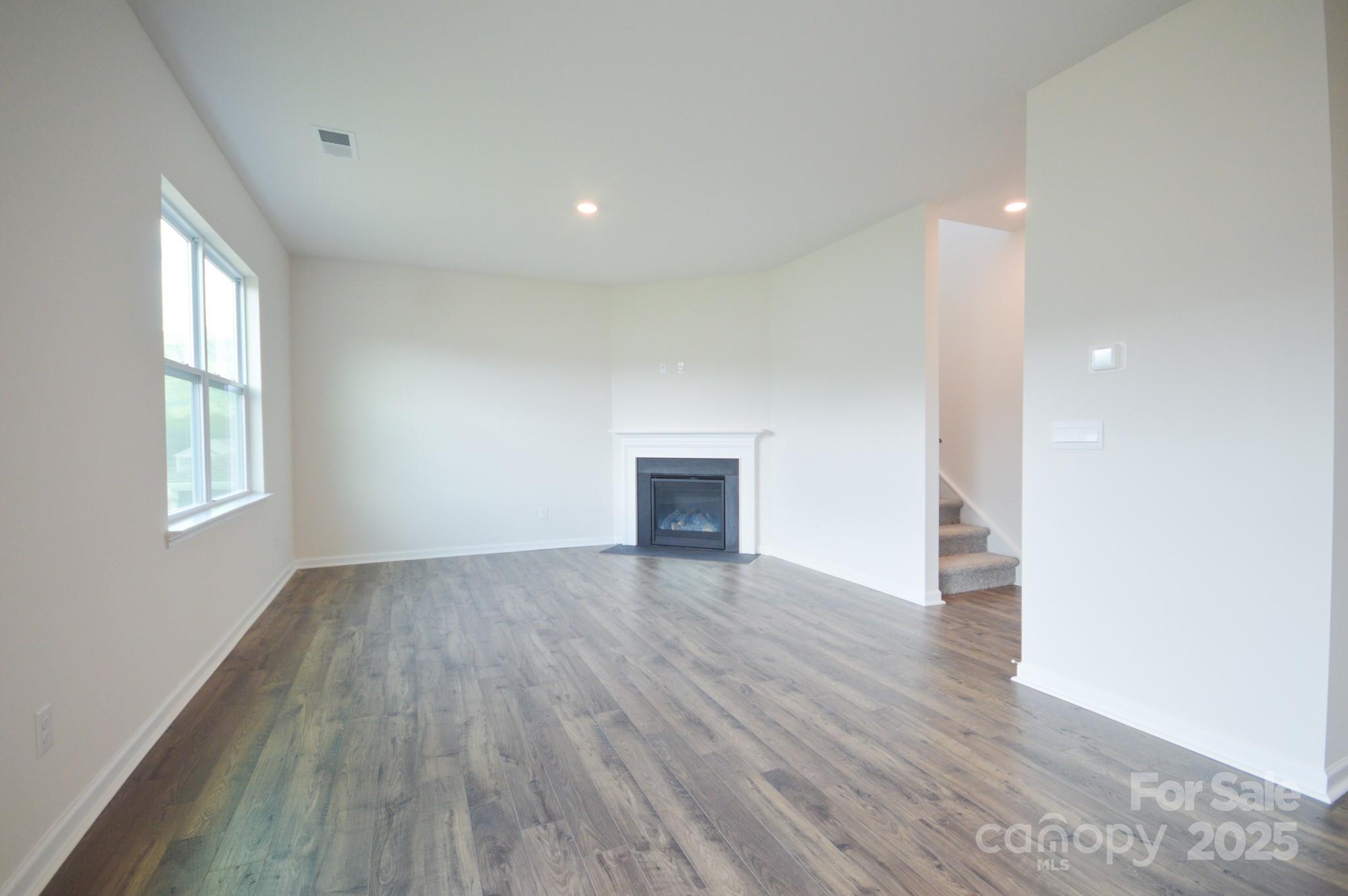 60 Farmwood Trail 30 Property Photo 9