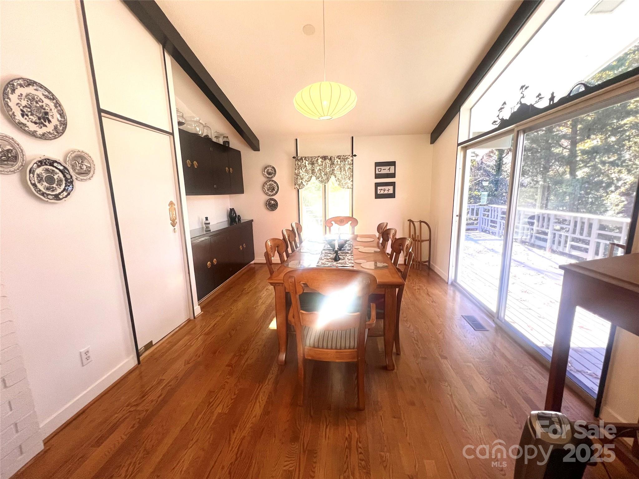 2535 Fairfax Drive Property Photo 8