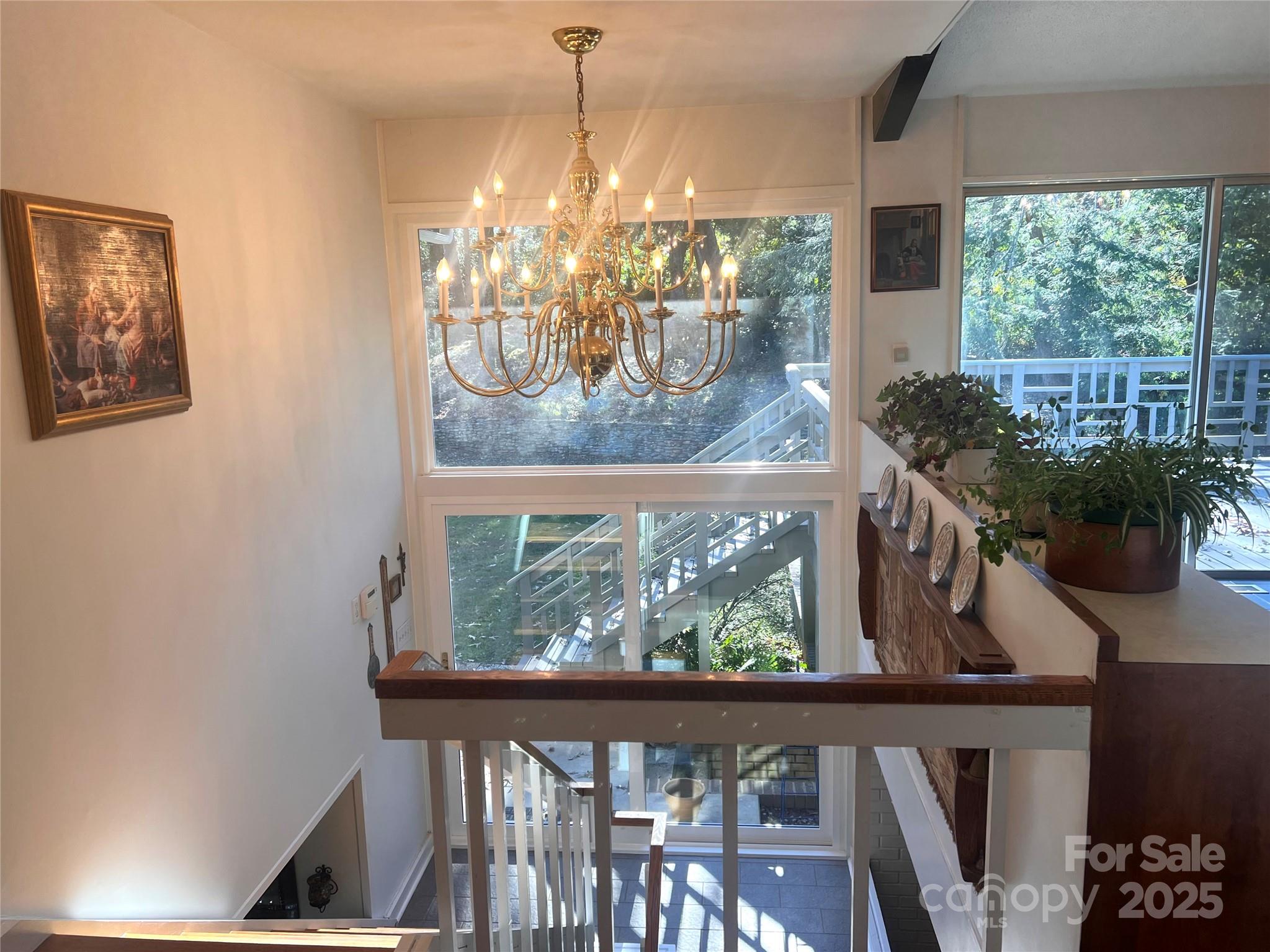 2535 Fairfax Drive Property Photo 12