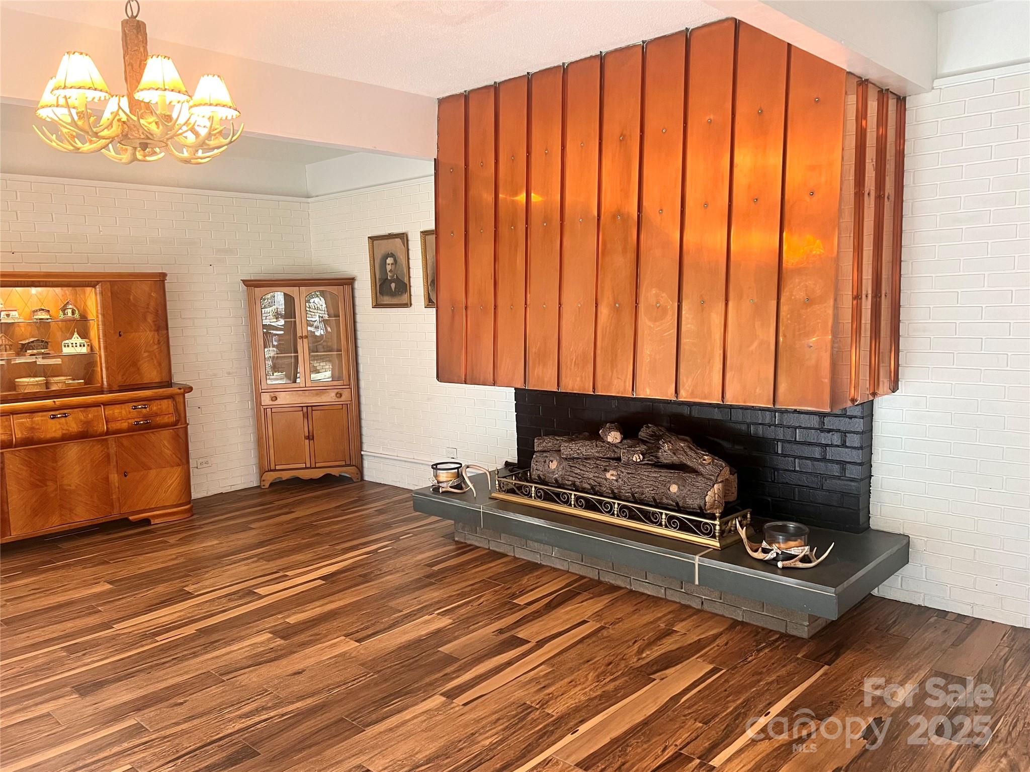 2535 Fairfax Drive Property Photo 18