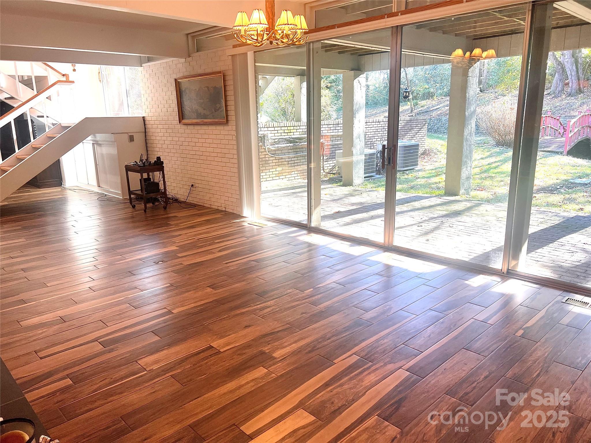 2535 Fairfax Drive Property Photo 23