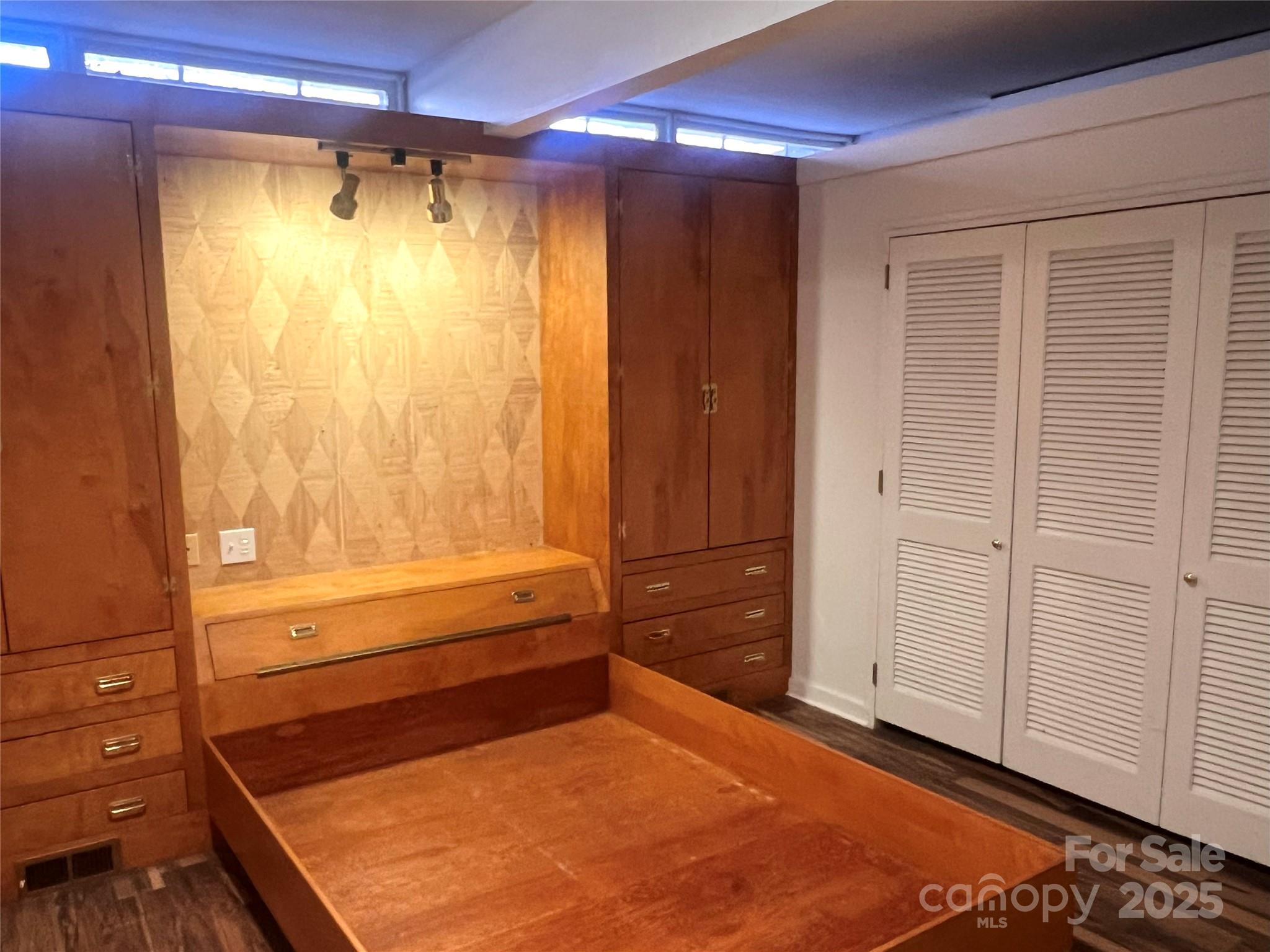2535 Fairfax Drive Property Photo 27