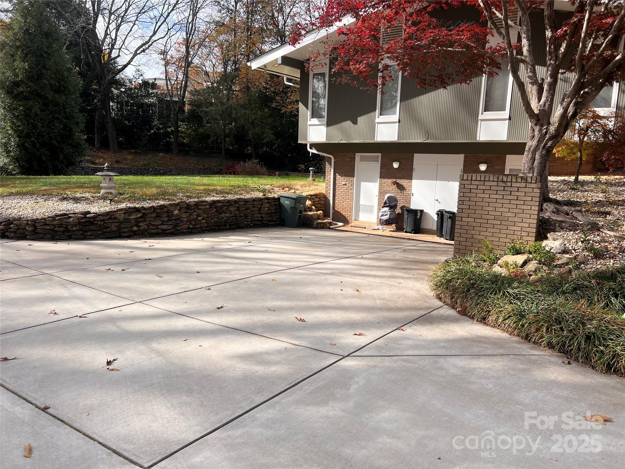 2535 Fairfax Drive Property Photo 48