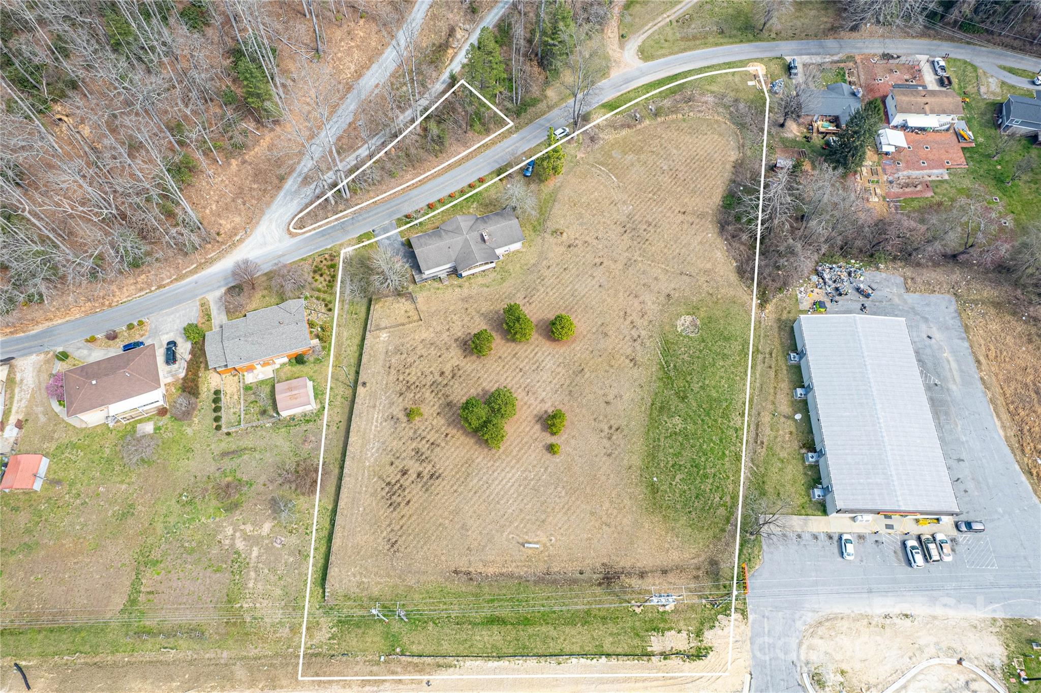 000 New Hendersonville Highway Property Photo 3