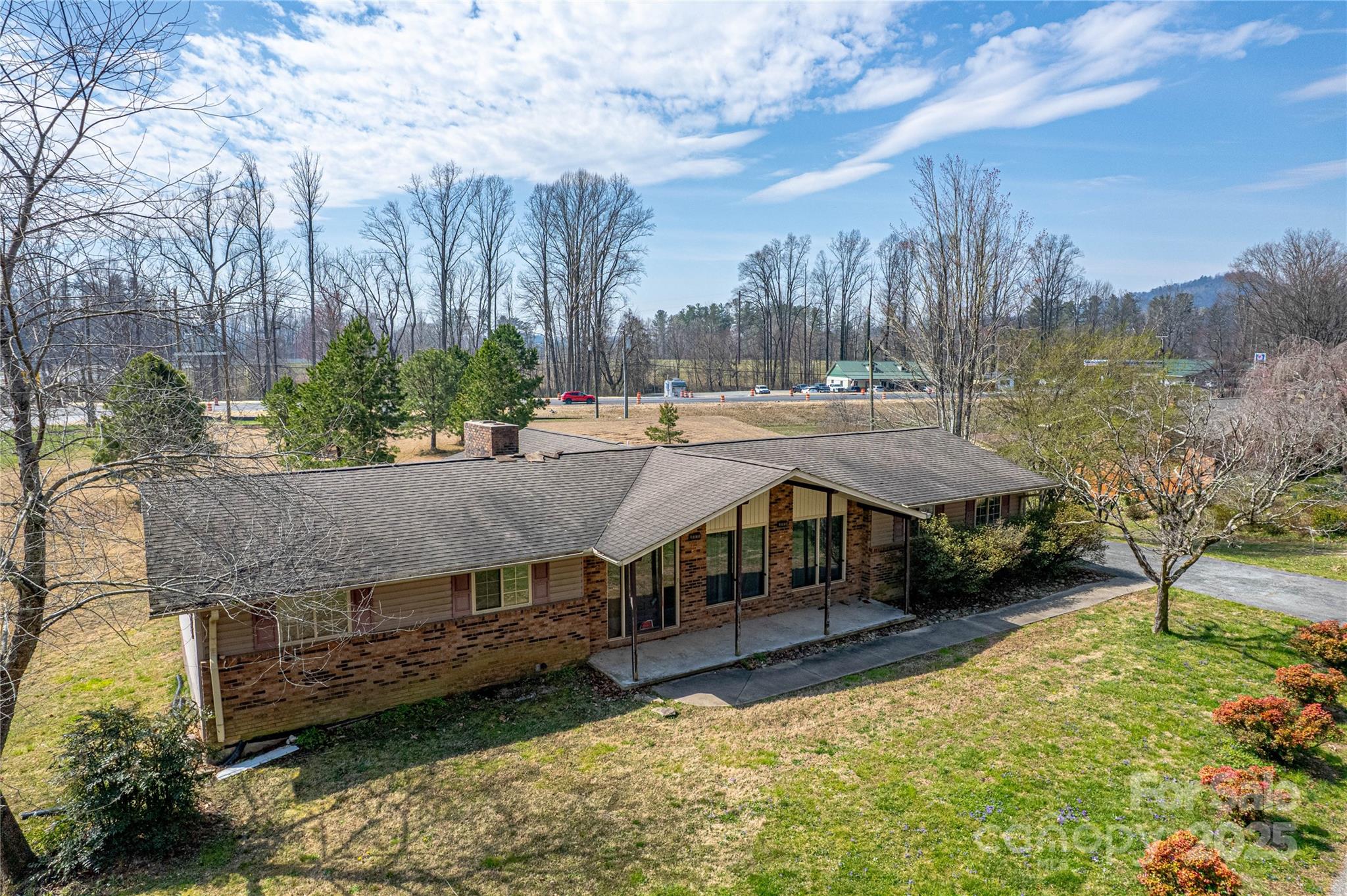 000 New Hendersonville Highway Property Photo 13