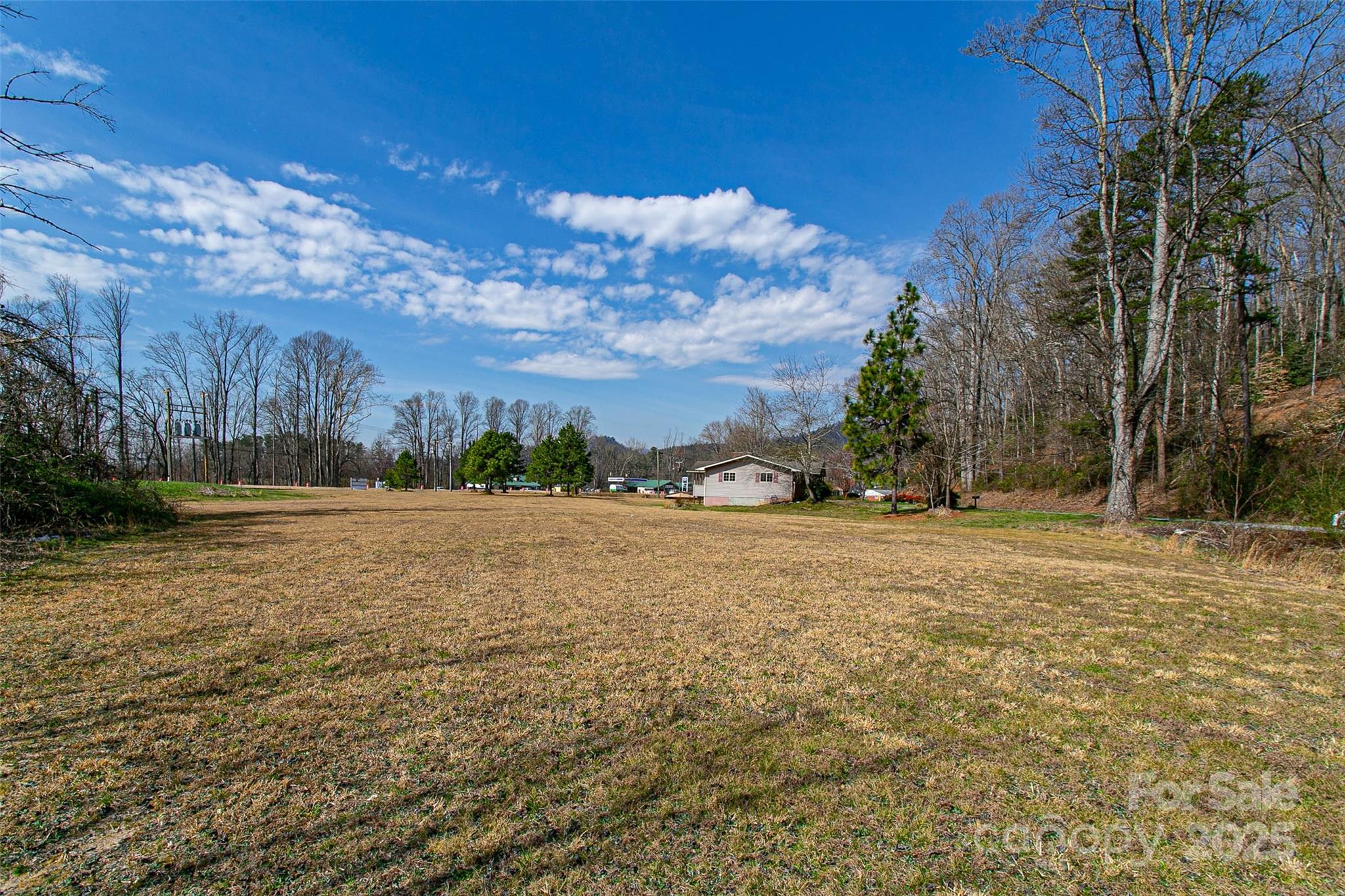000 New Hendersonville Highway Property Photo 17