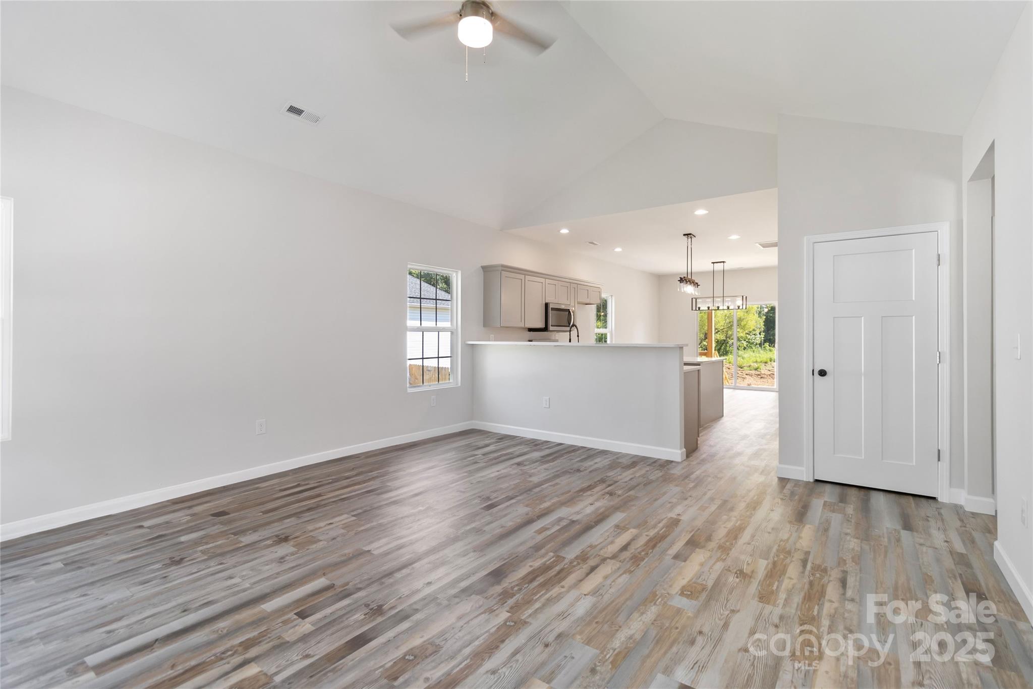 213 Sheffield Drive Property Photo 4