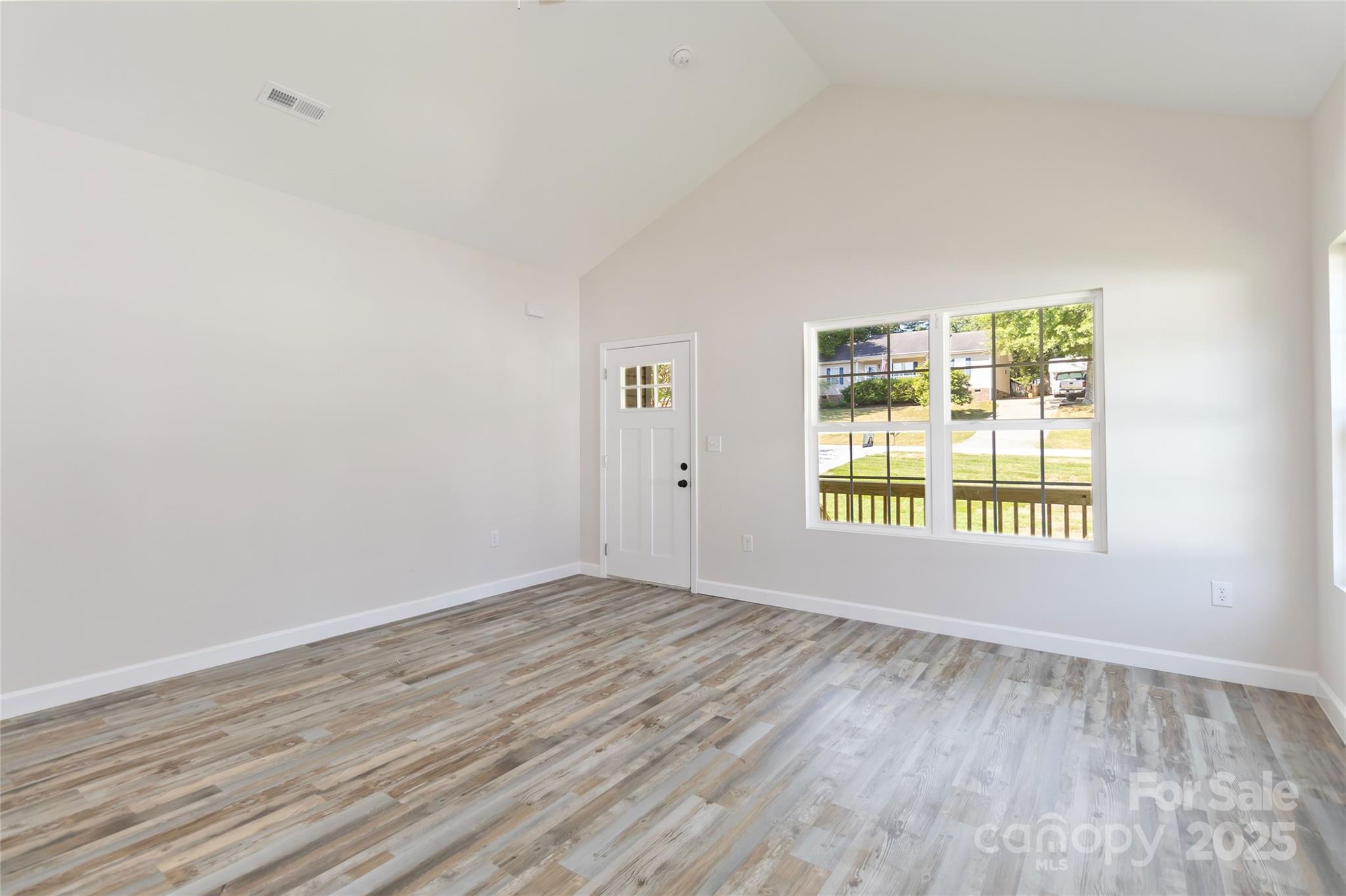 213 Sheffield Drive Property Photo 6
