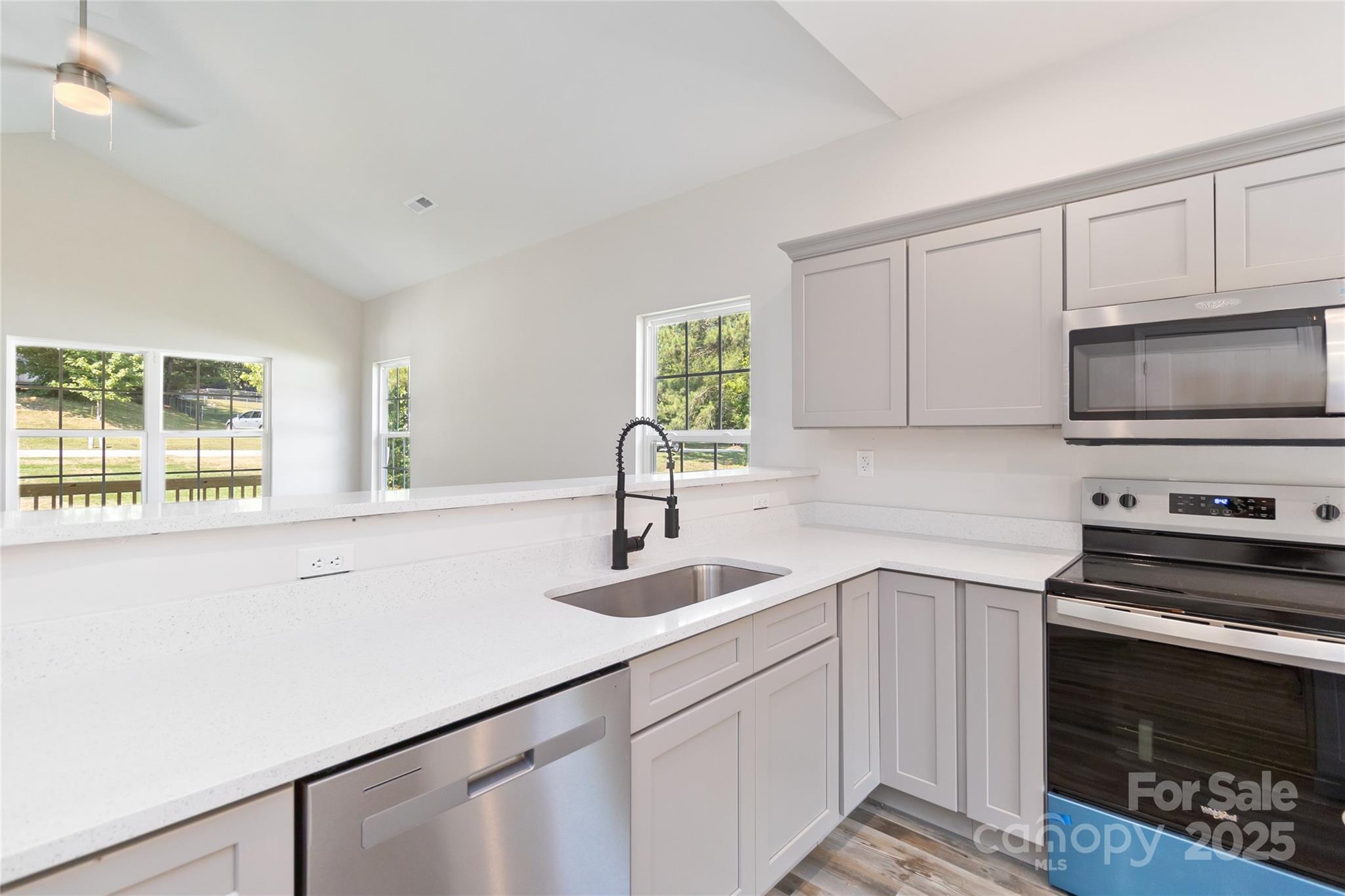 213 Sheffield Drive Property Photo 11