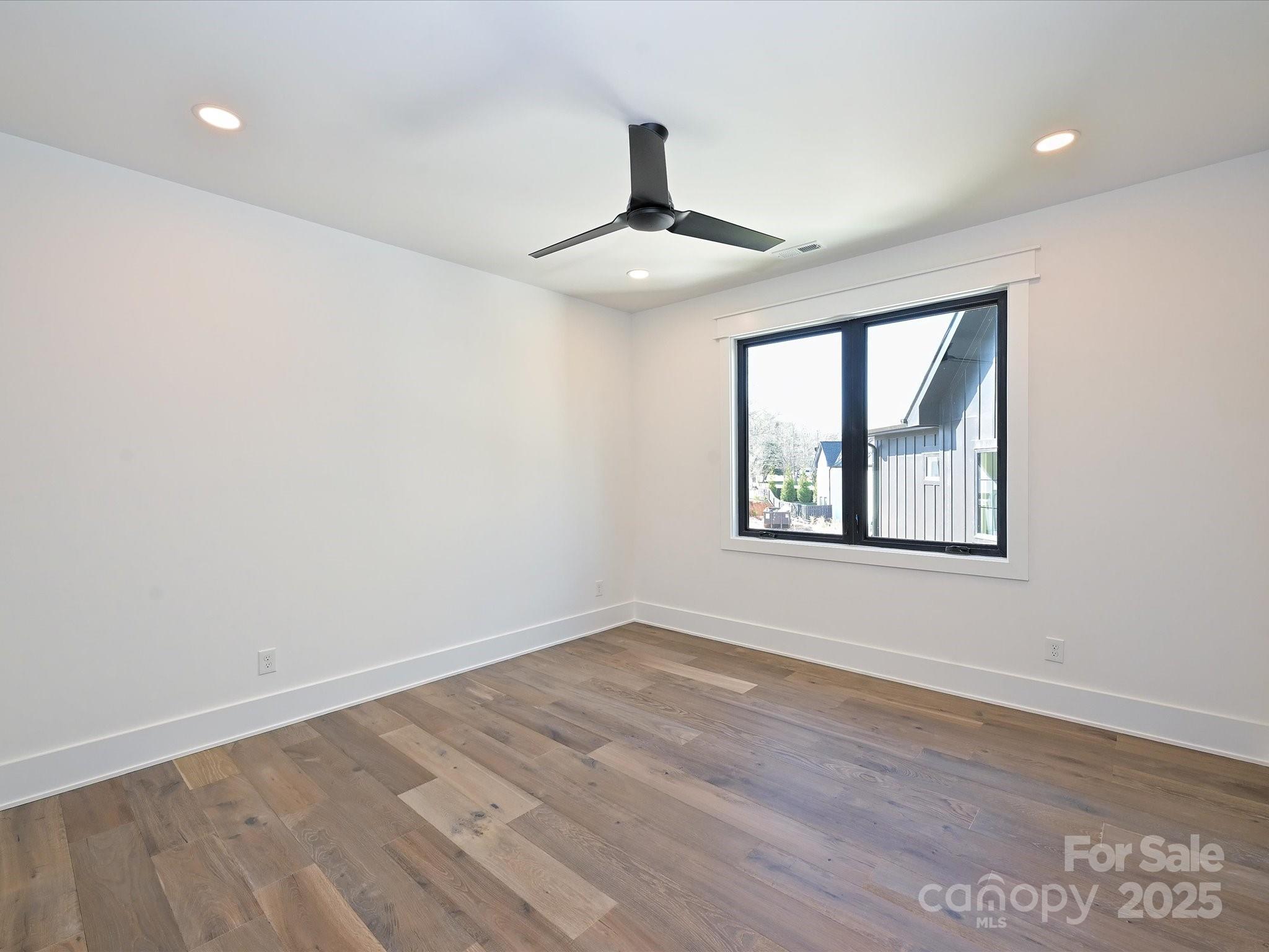 914 Laurel Creek Lane Property Photo 32