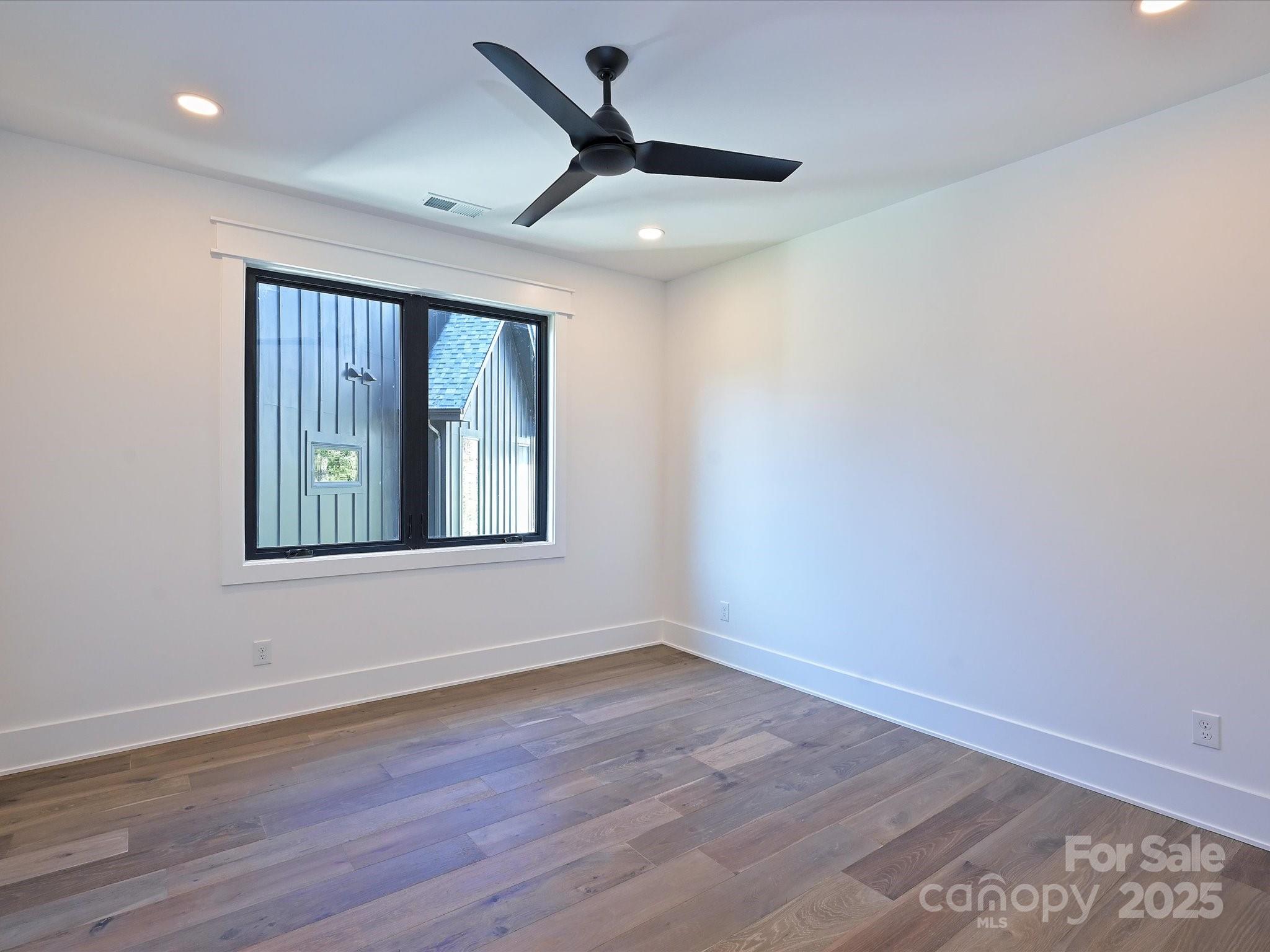 914 Laurel Creek Lane Property Photo 34