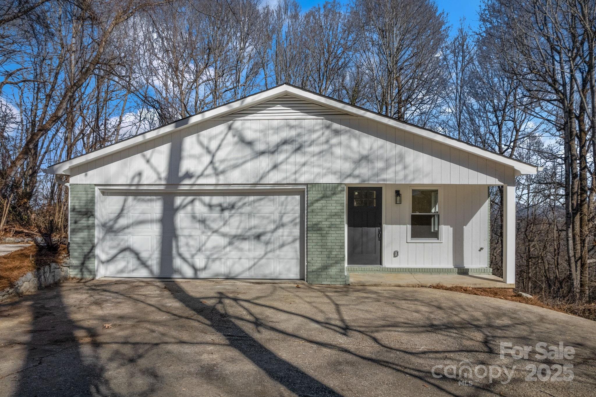 240 Spicewood Lane Property Photo 2