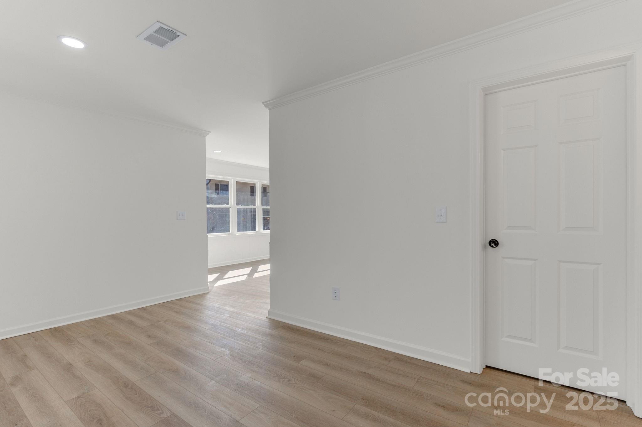 240 Spicewood Lane Property Photo 7