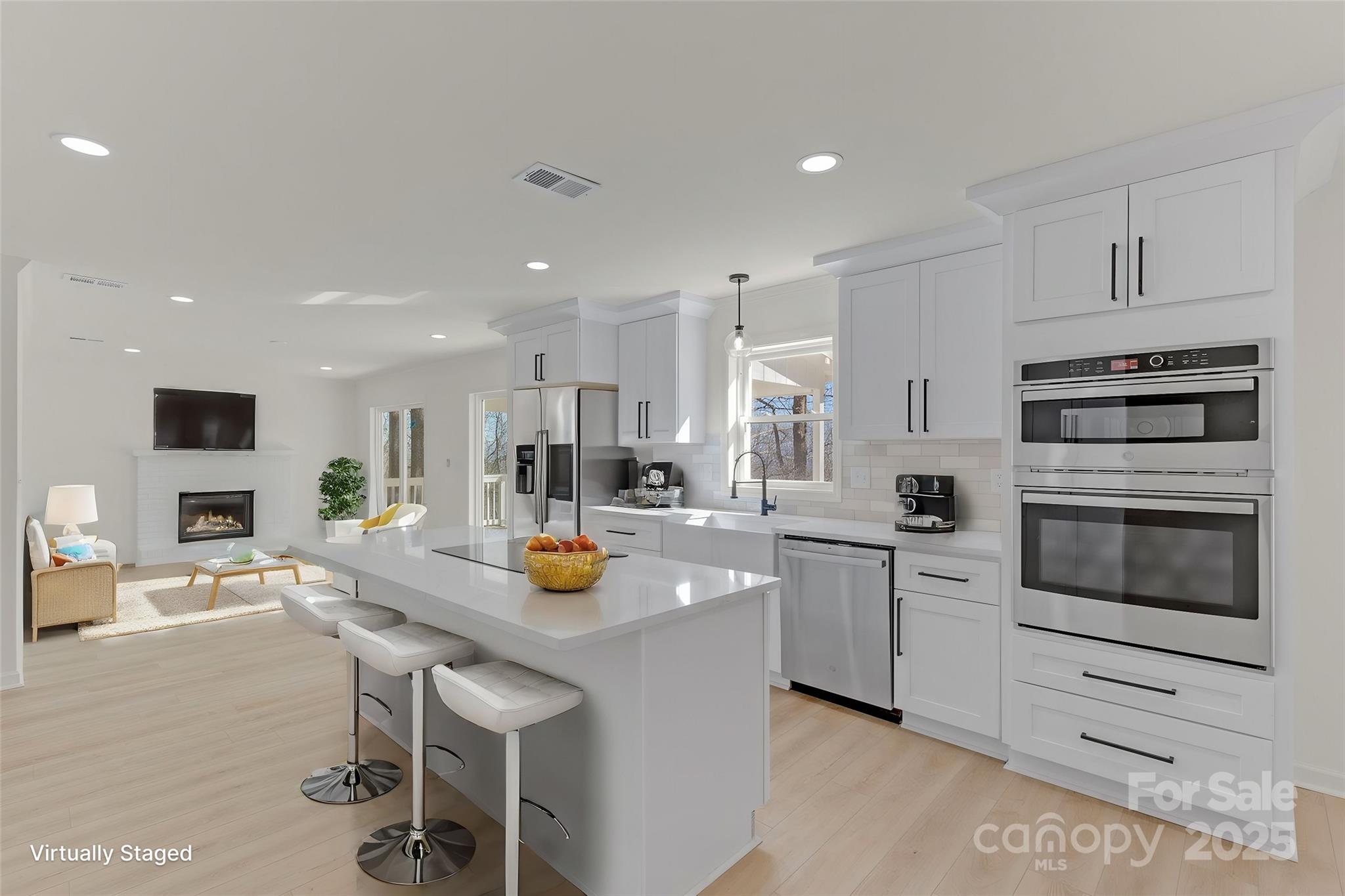 240 Spicewood Lane Property Photo 8