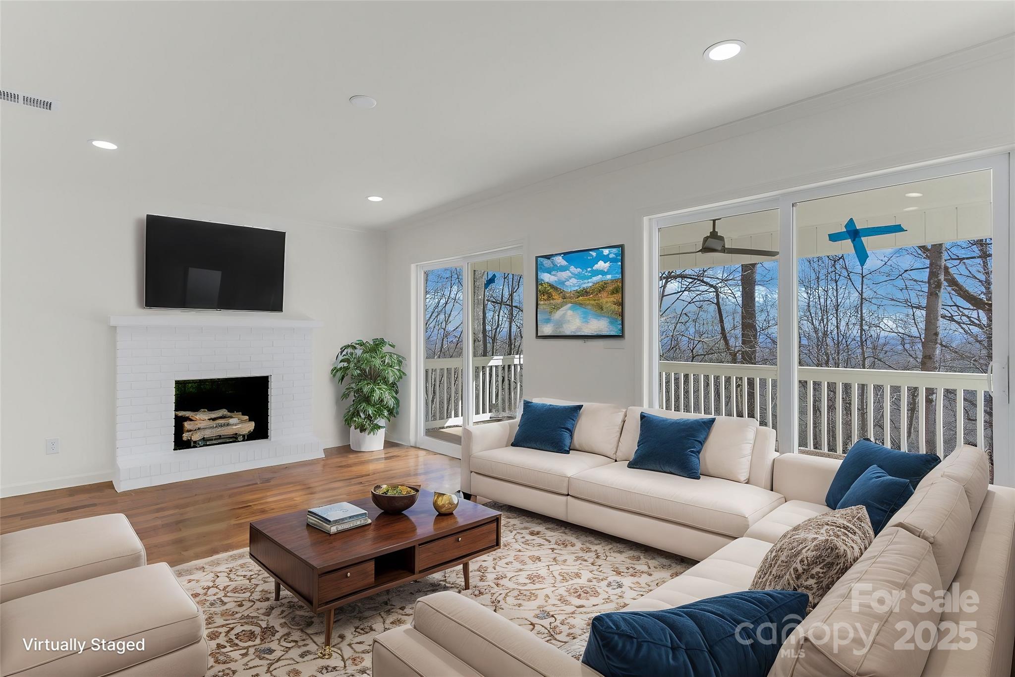 240 Spicewood Lane Property Photo 12