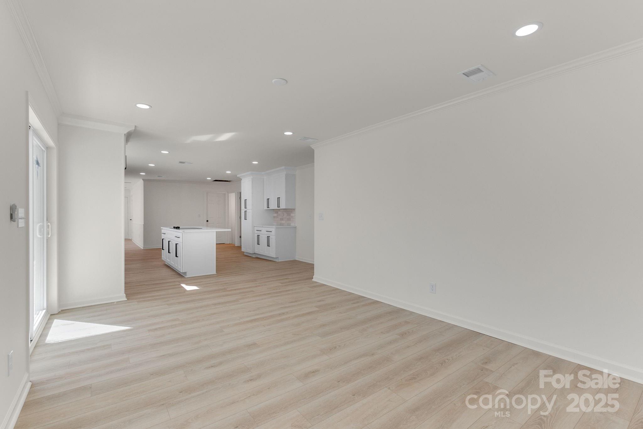 240 Spicewood Lane Property Photo 14